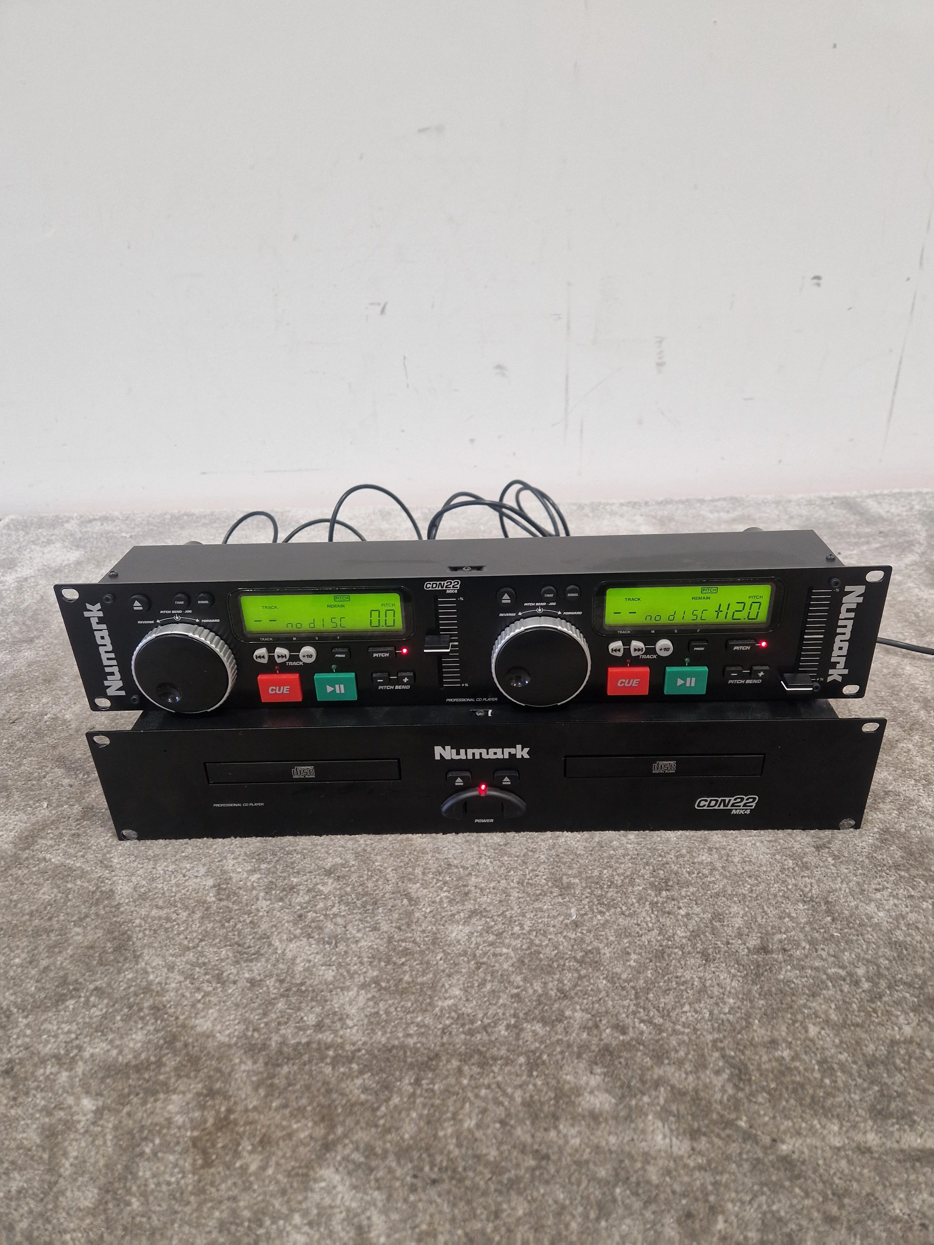 Numark CDN22 MK4 - Dual CD Player - Excellent w/ Power Supply - Image 2