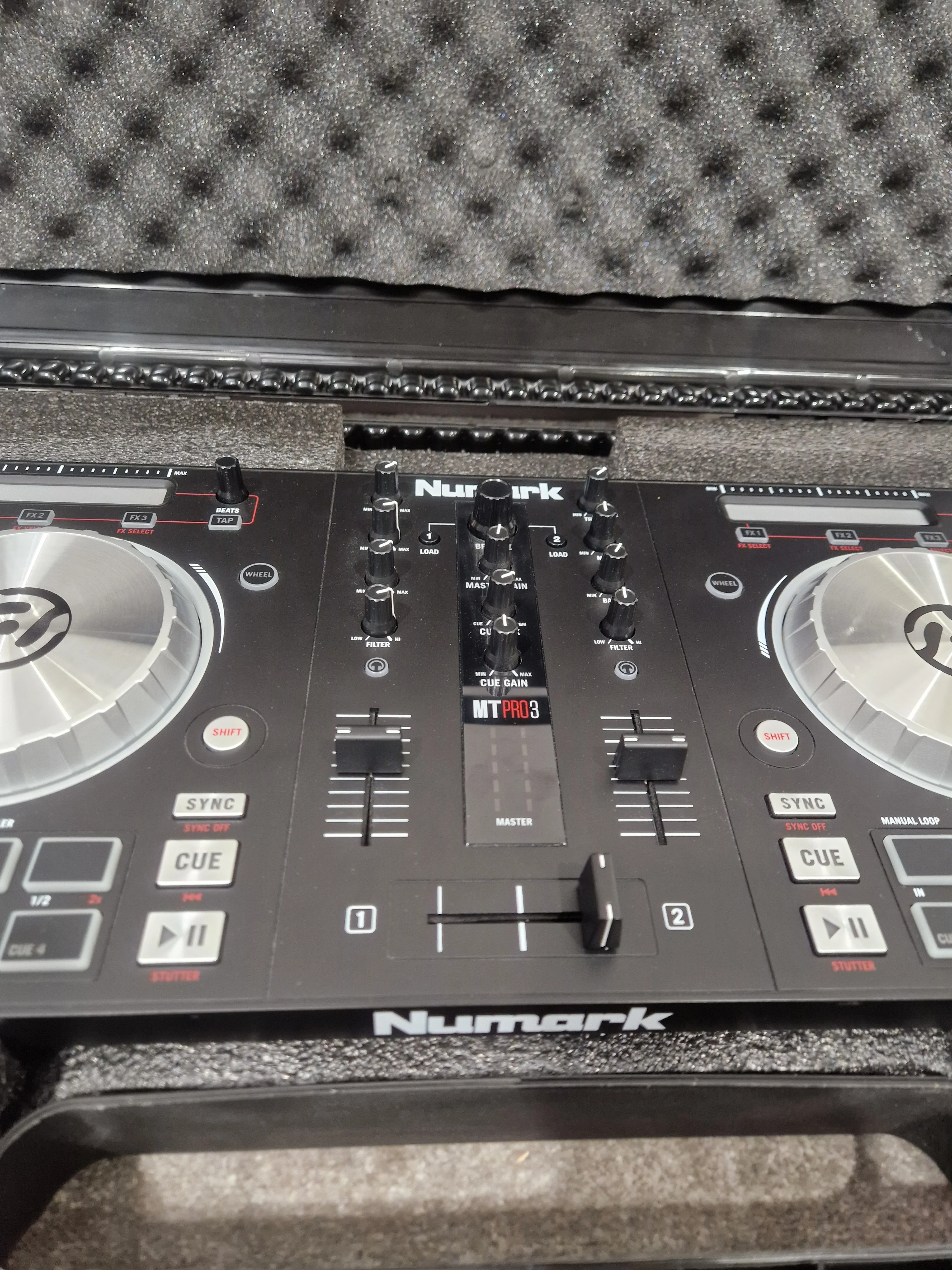 Numark Mixtrack Pro 3 ALL-IN-ONE Controller - DJ Performance Controller - Excellent w/ Hard Case - Image 10