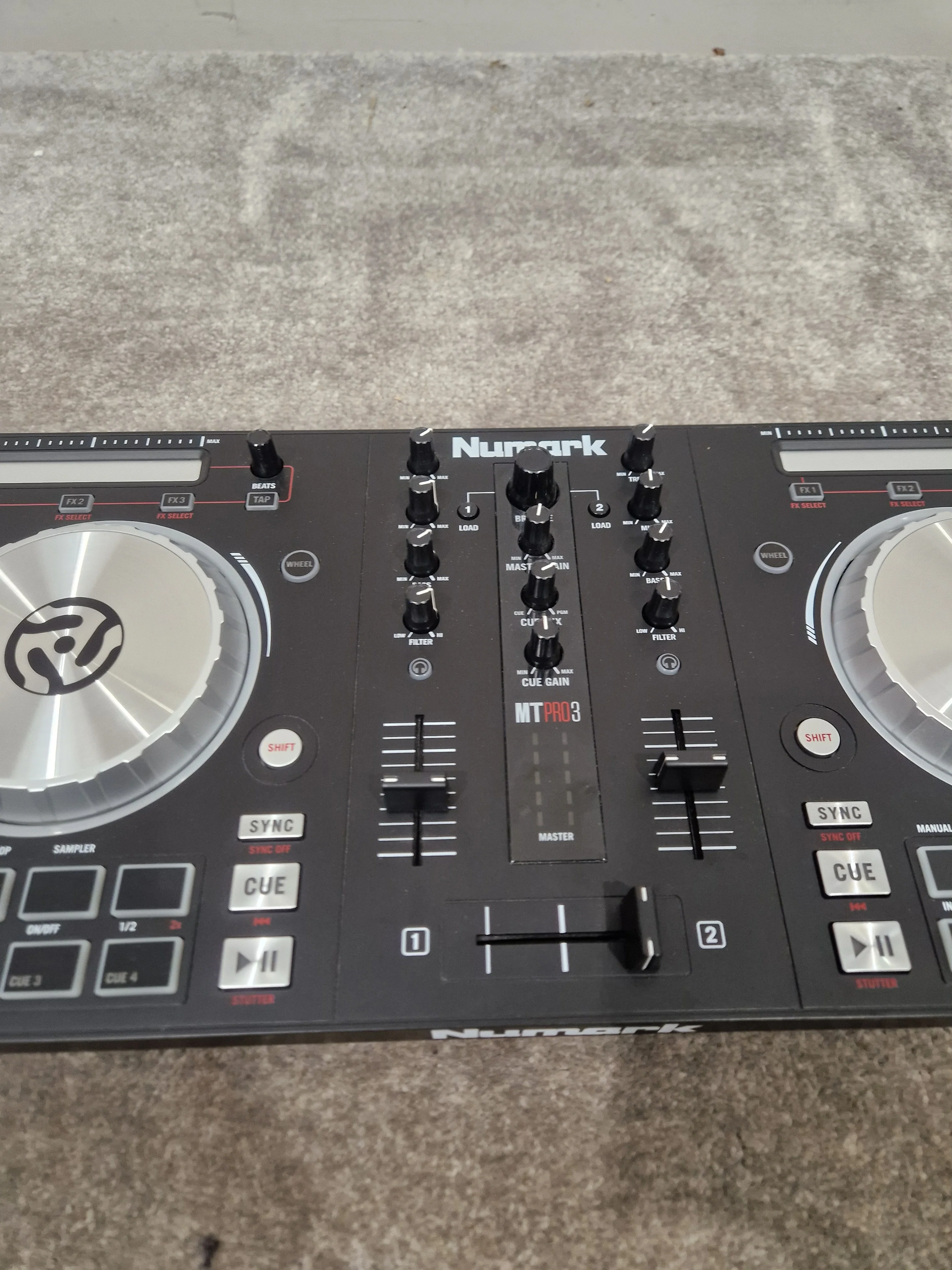 Numark Mixtrack Pro 3 ALL-IN-ONE Controller - DJ Performance Controller - Excellent w/ Hard Case - Image 4