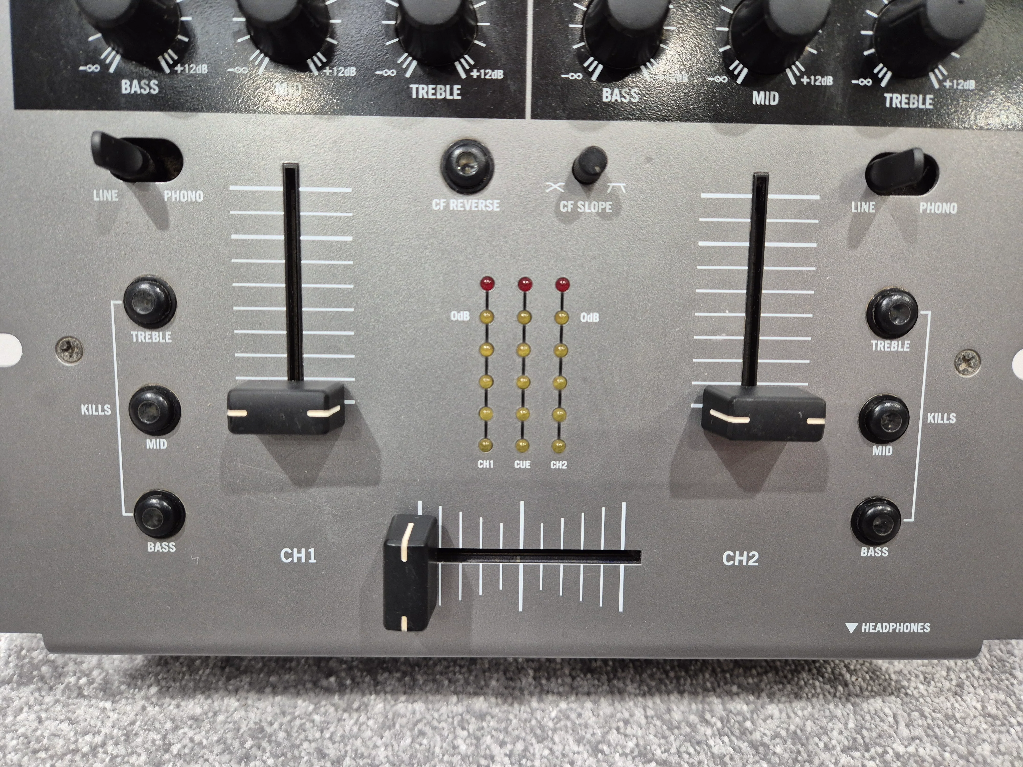 Numark X6 DJ Controller - 4-Channel, Touch-Sensitive Jog Wheels - Very Good w/ Power Supply - Image 3