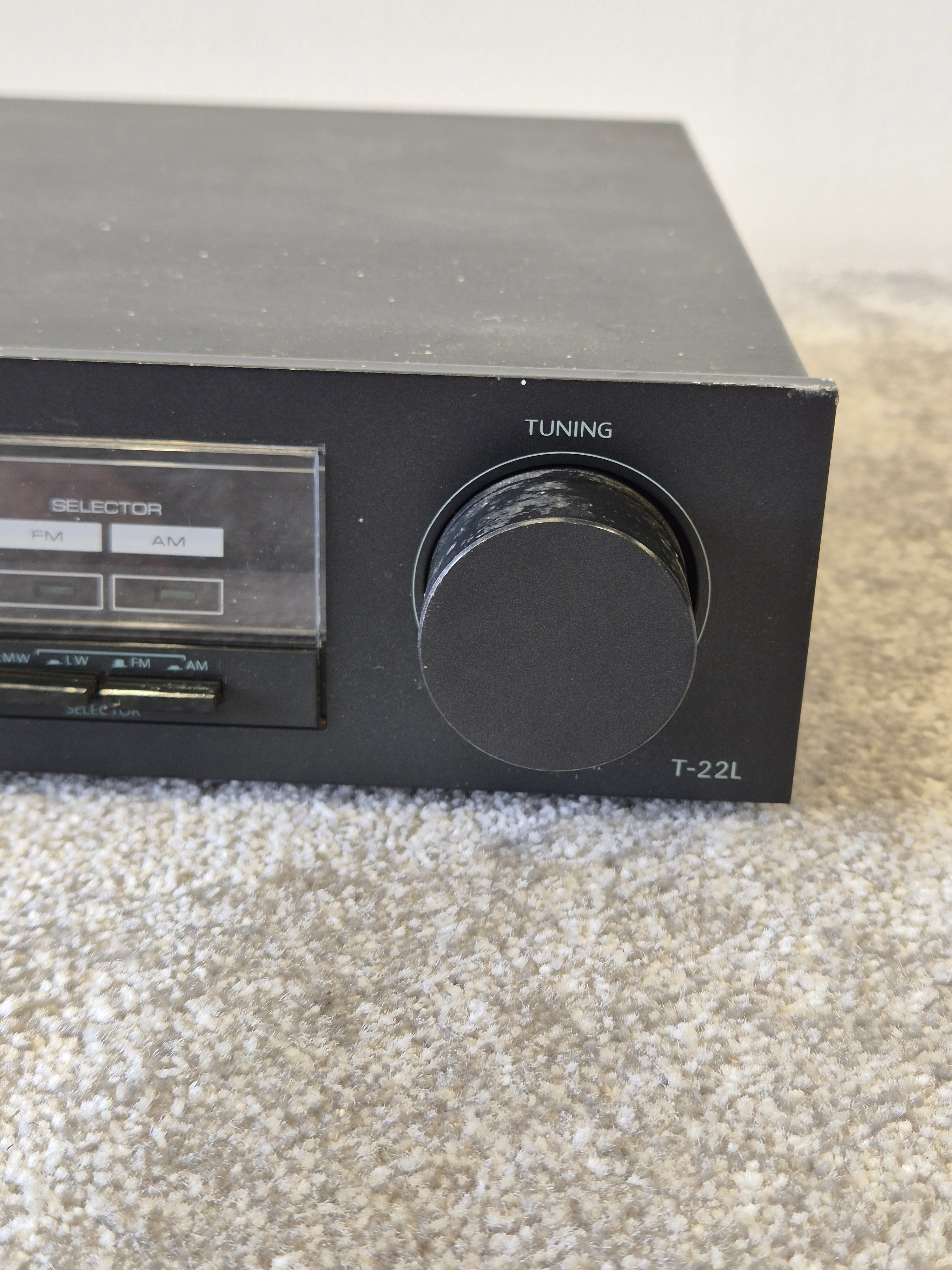 Onkyo T-22L- Vintage FM/MW/LW Stereo Tuner - Classic Analog Design - Fair - Image 3