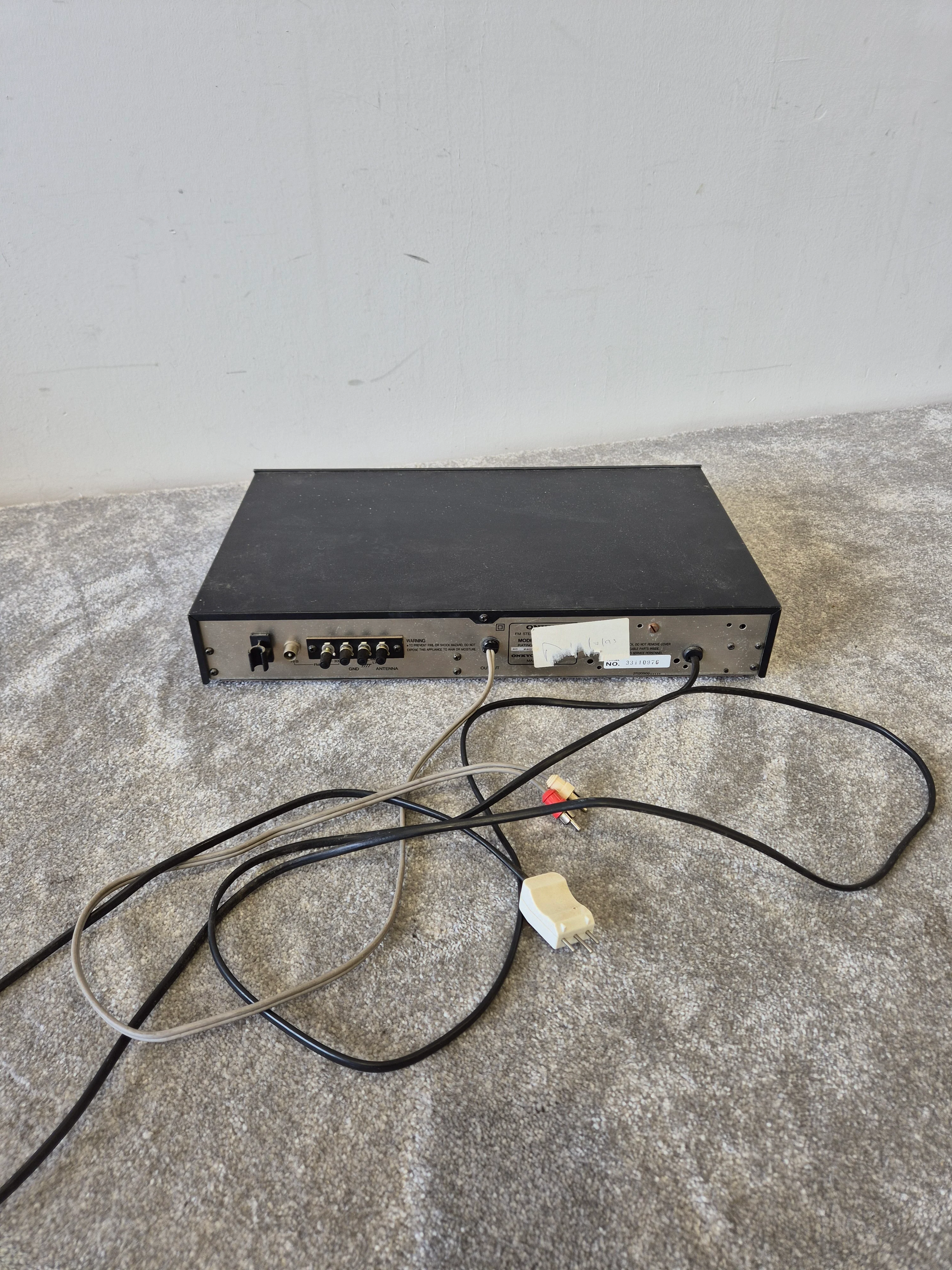 Onkyo T-22L- Vintage FM/MW/LW Stereo Tuner - Classic Analog Design - Fair - Image 6