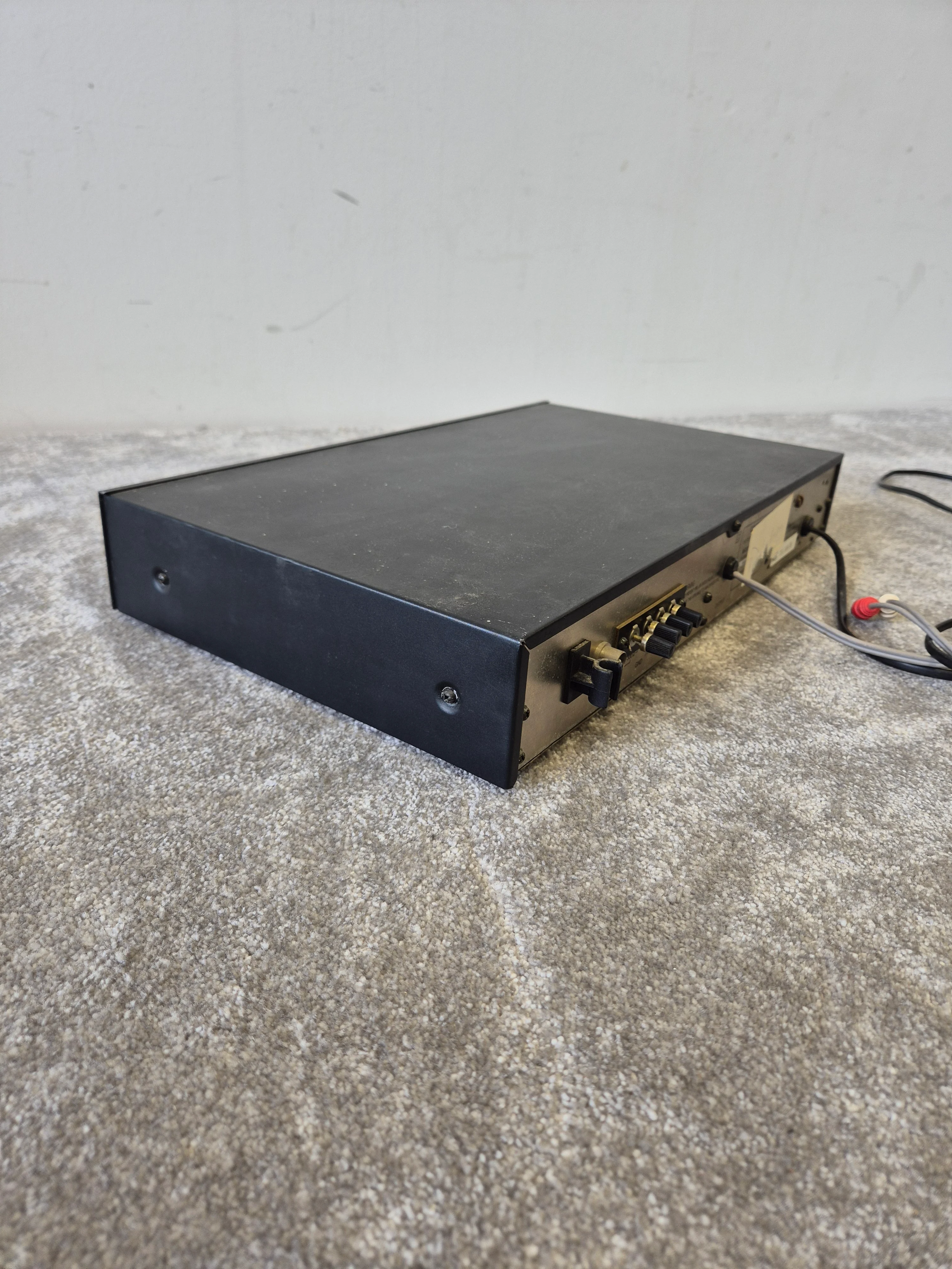 Onkyo T-22L- Vintage FM/MW/LW Stereo Tuner - Classic Analog Design - Fair - Image 9