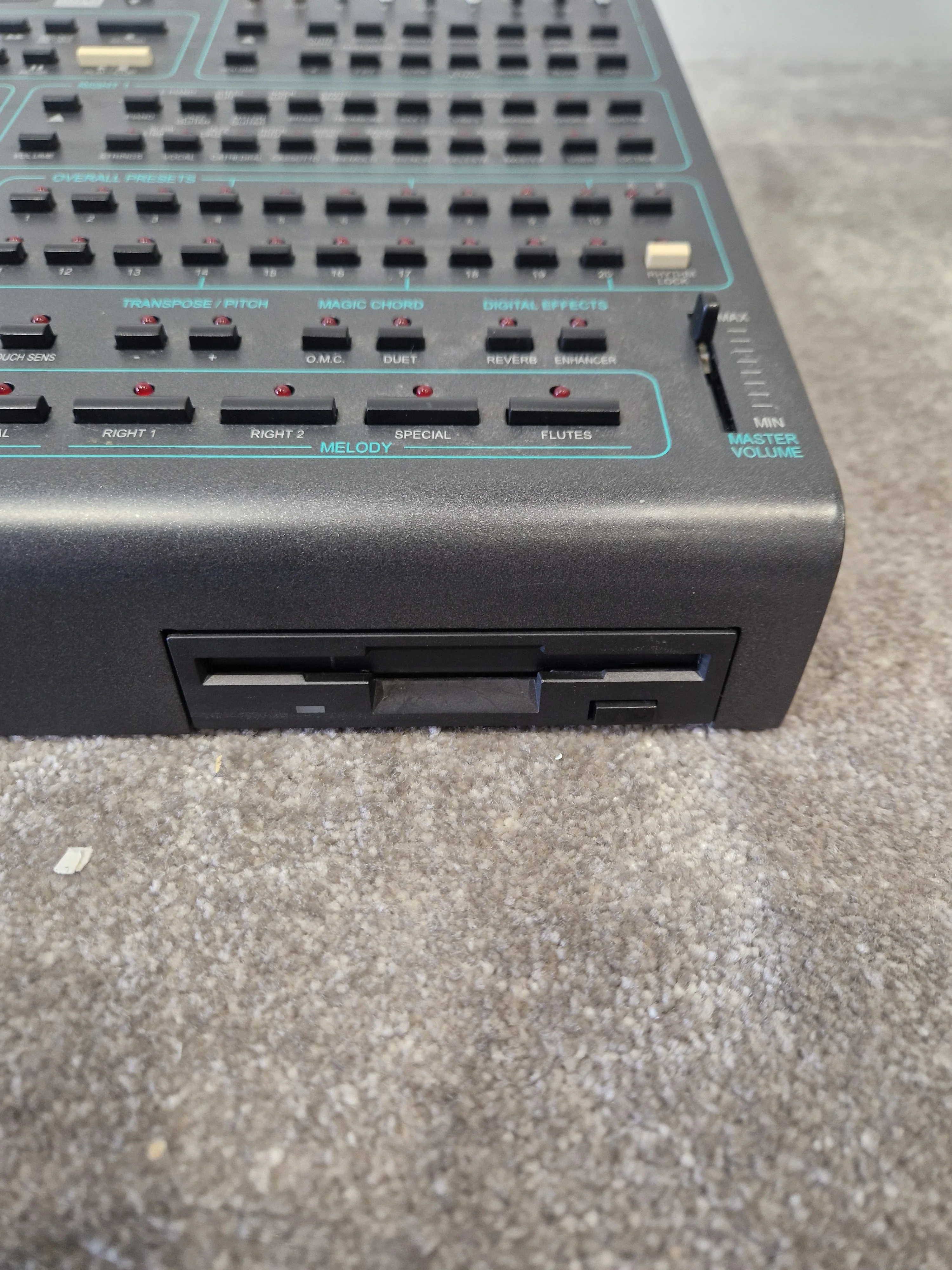 Orla XM800 orchestra module - 800 Sounds, 240 Styles - Excellent w/ Power Supply & Soft Case - Image 11