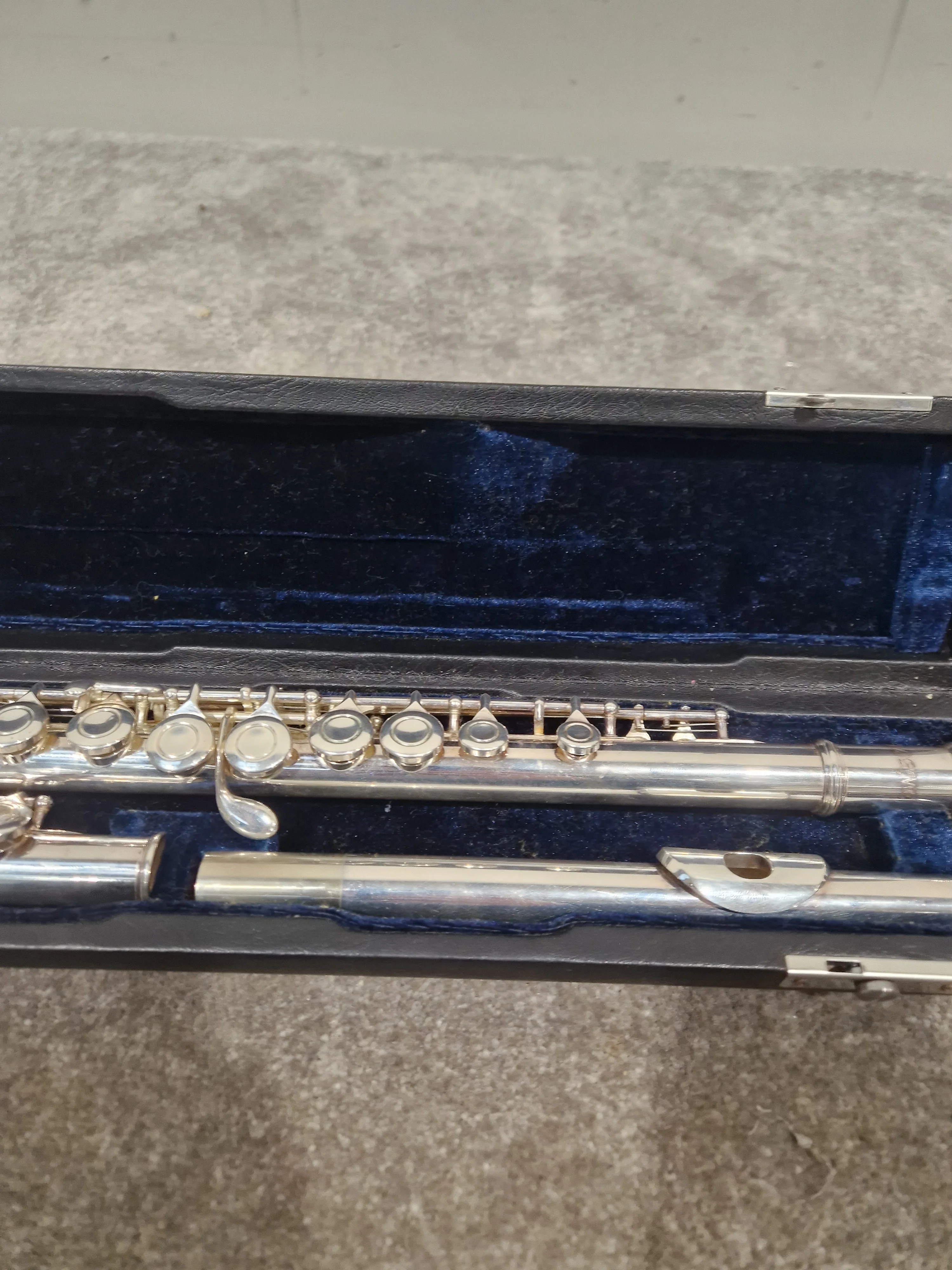 Osborne Engraved Silver Standard Nickel Flute - Elegant Design - Good w/ Hard Case - Image 2