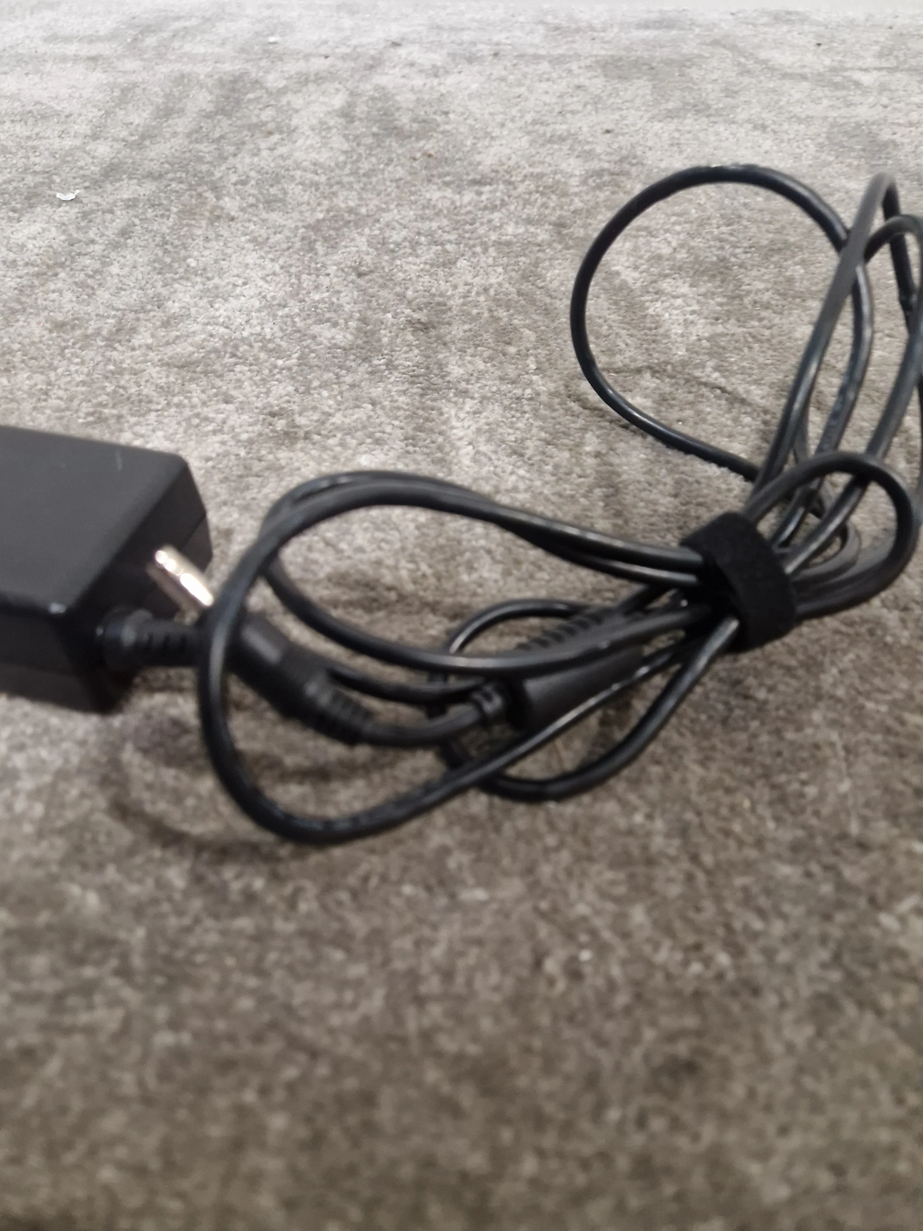 HP AC Adapter Charger 19V – AC Adapter - Excellent - Image 5