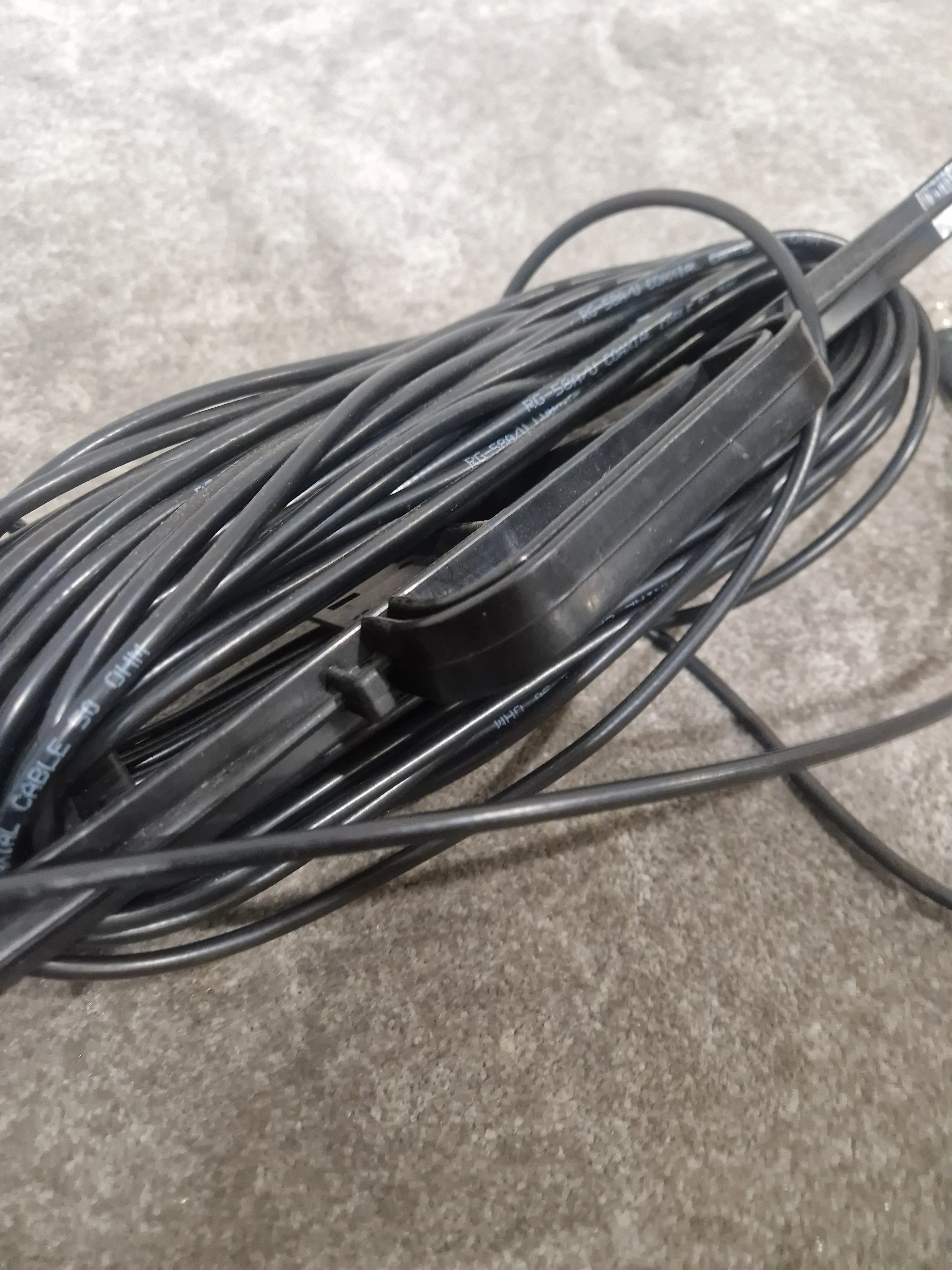 Pair OF Coaxial Cables on Loom  - High-Fidelity Signal Transfer - Excellent - Image 4