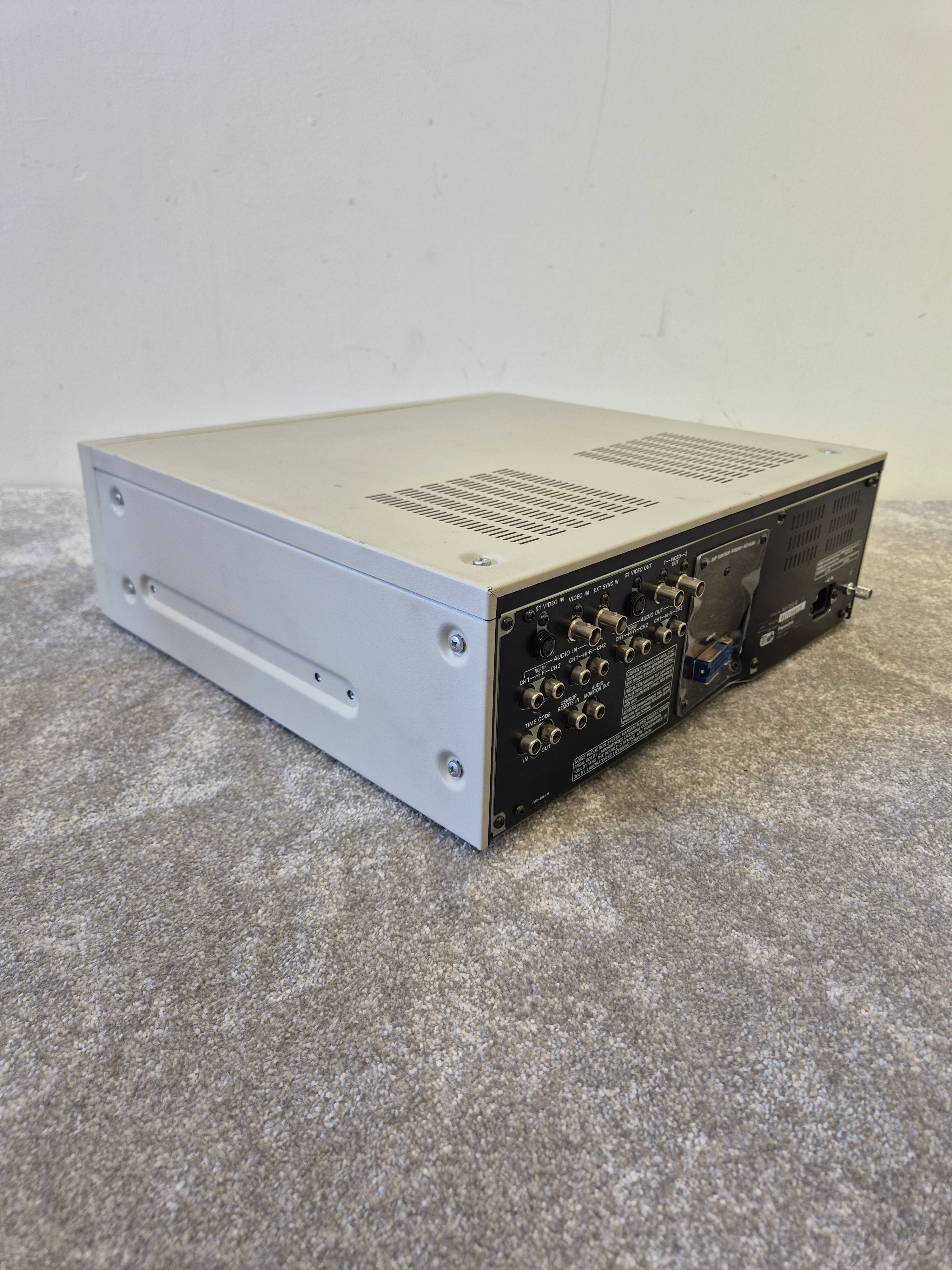 Panasonic AG-7350 Video Cassette Recorder - Spares or Repairs - Image 2