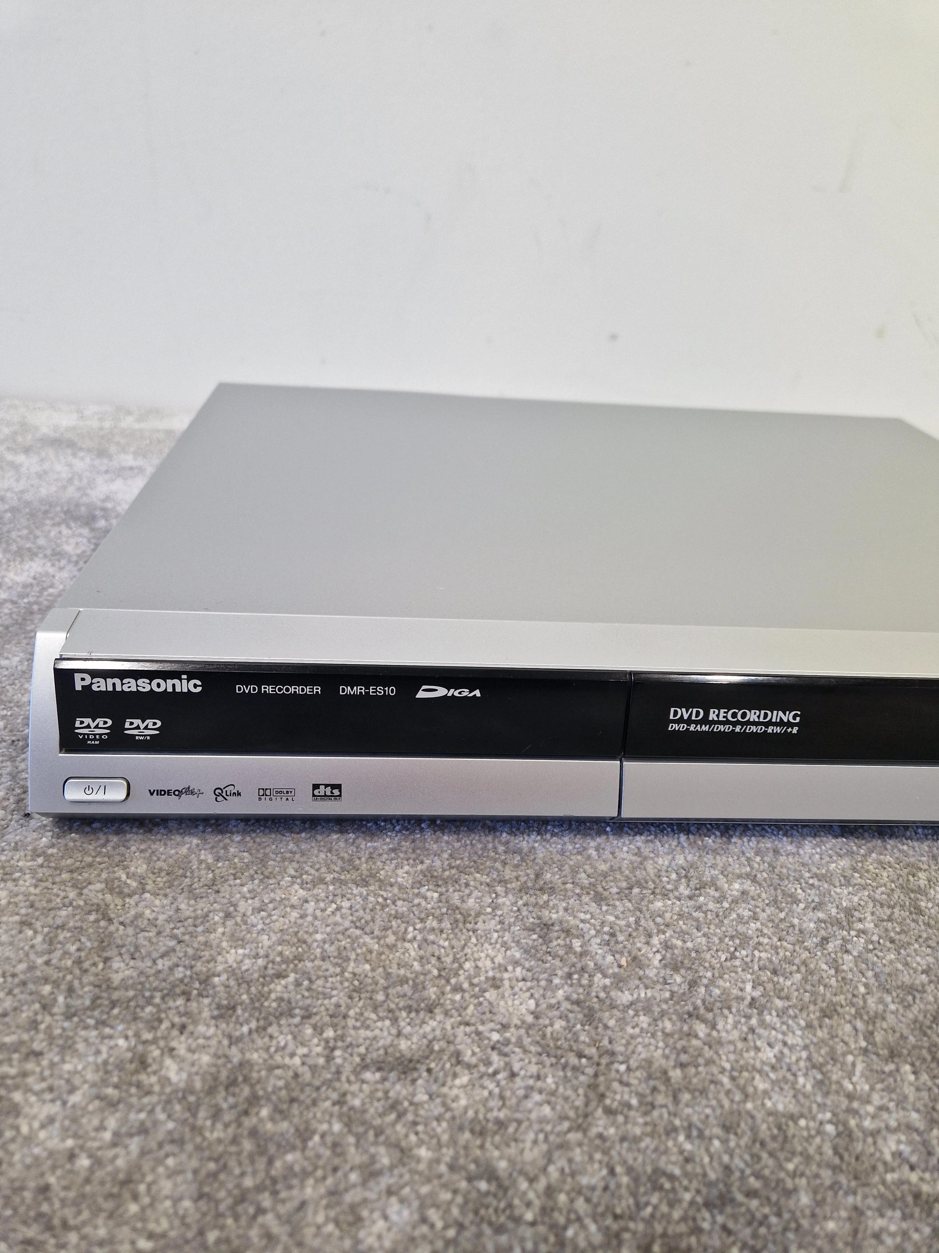 Panasonic DMR-ES10EB-S DVD Recorder - Multi-format Recording - (READ DESCRIPTION) - Image 2