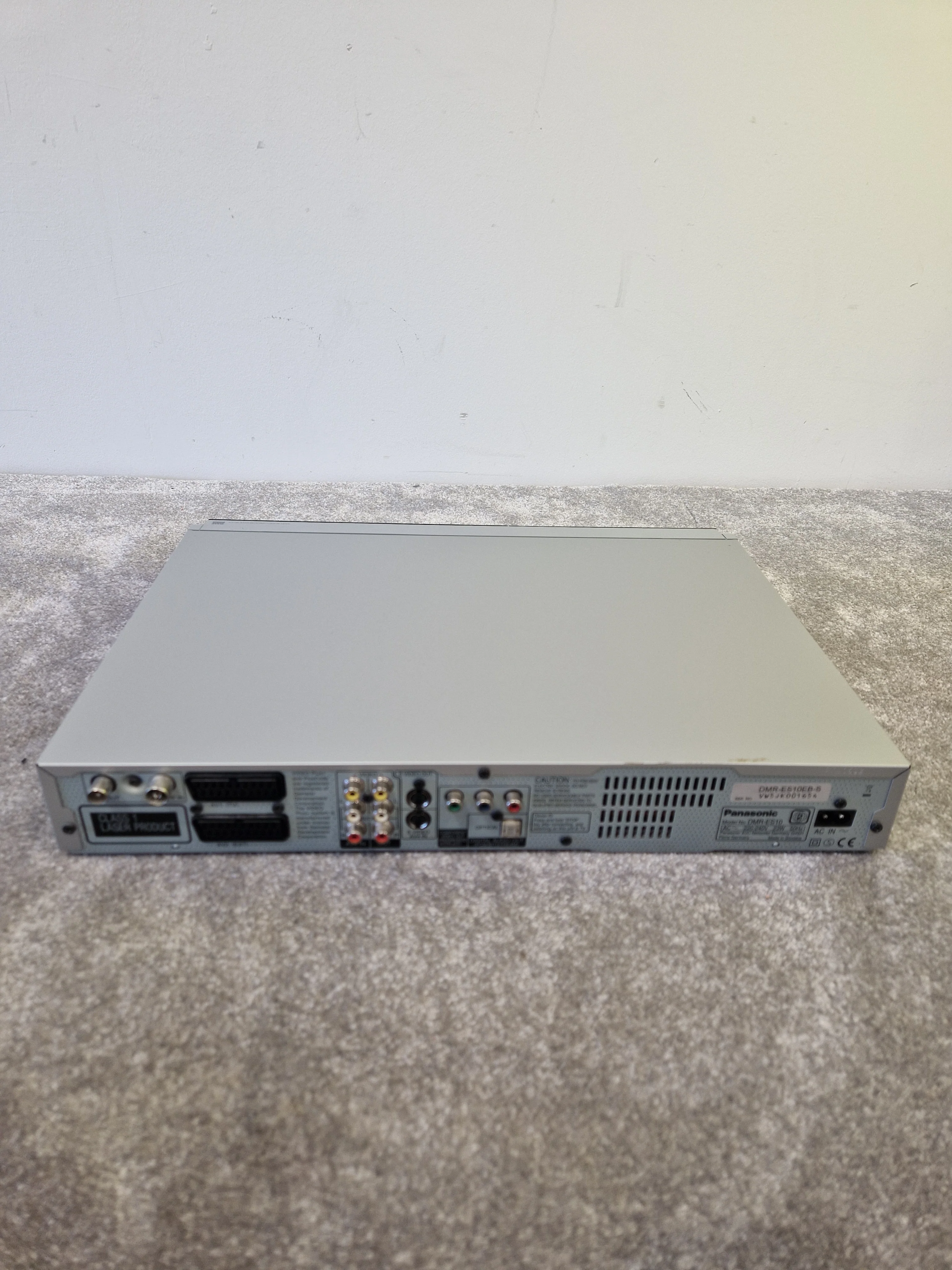 Panasonic DMR-ES10EB-S DVD Recorder - Multi-format Recording - (READ DESCRIPTION) - Image 4