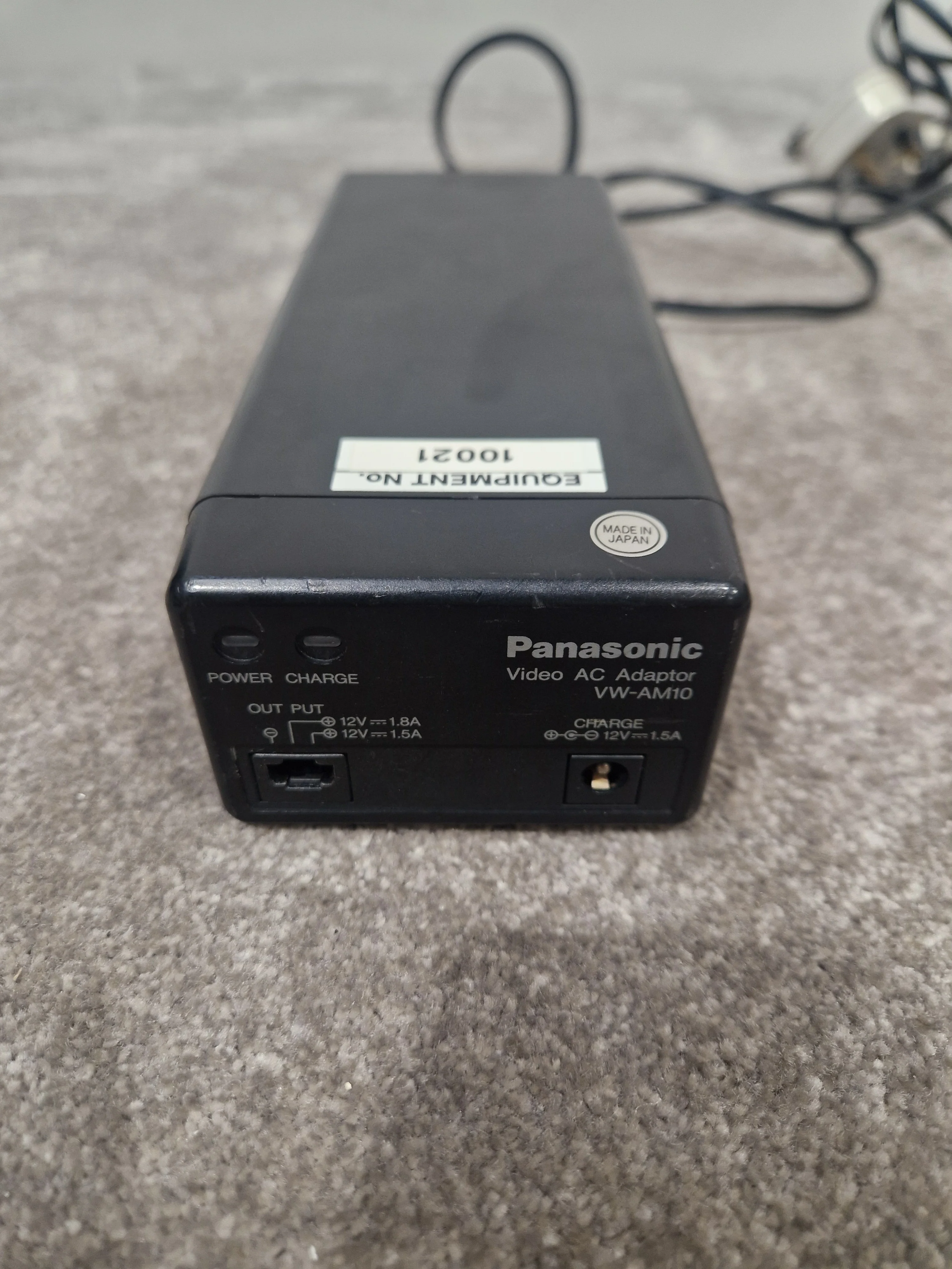 Panasonic NV-M50 - Compact VHS-C Camcorder - Spares or Repair w/ Hard Case & Panasonic AC adapter VW-AM10 - Image 11