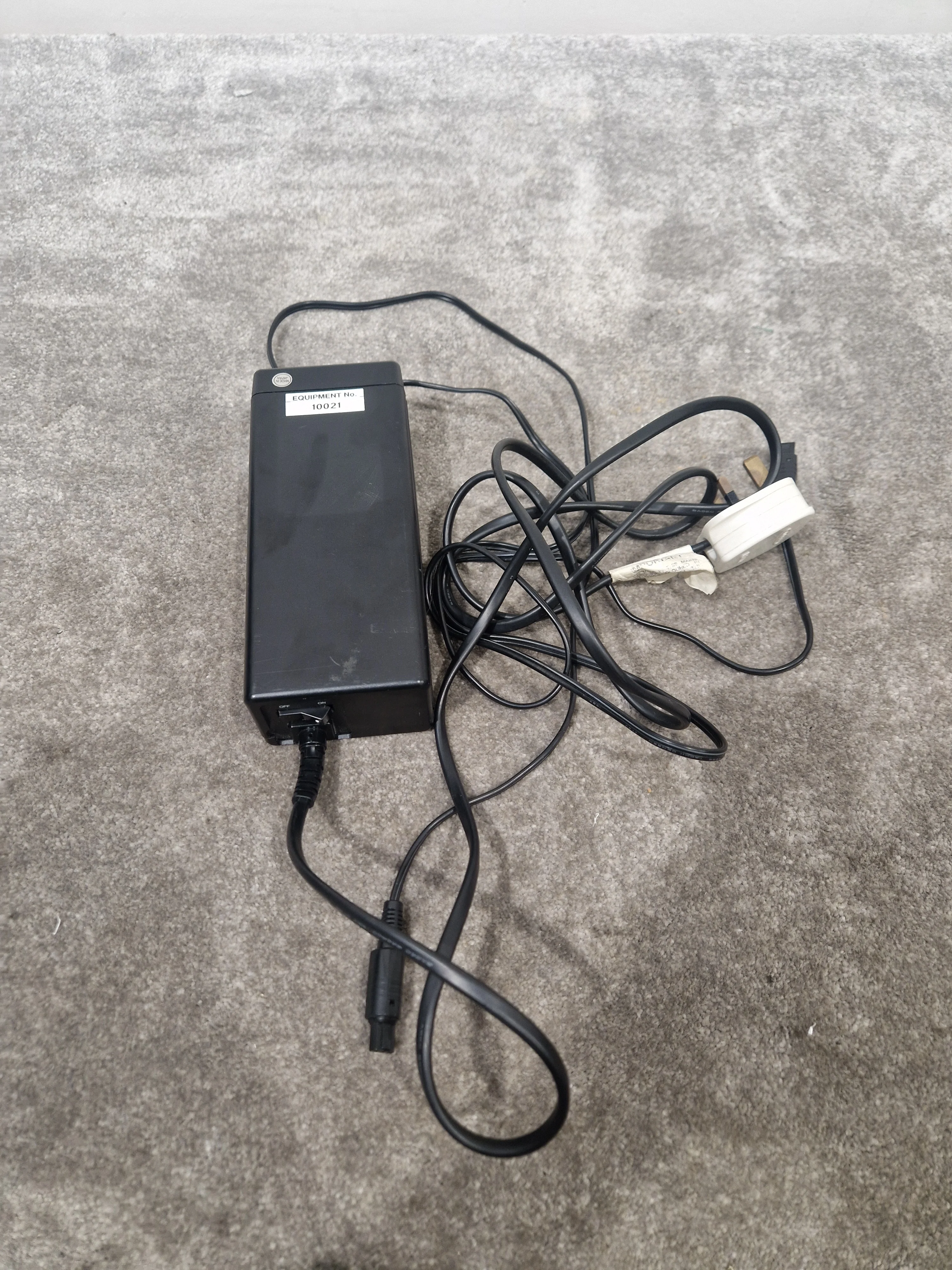 Panasonic NV-M50 - Compact VHS-C Camcorder - Spares or Repair w/ Hard Case & Panasonic AC adapter VW-AM10 - Image 13