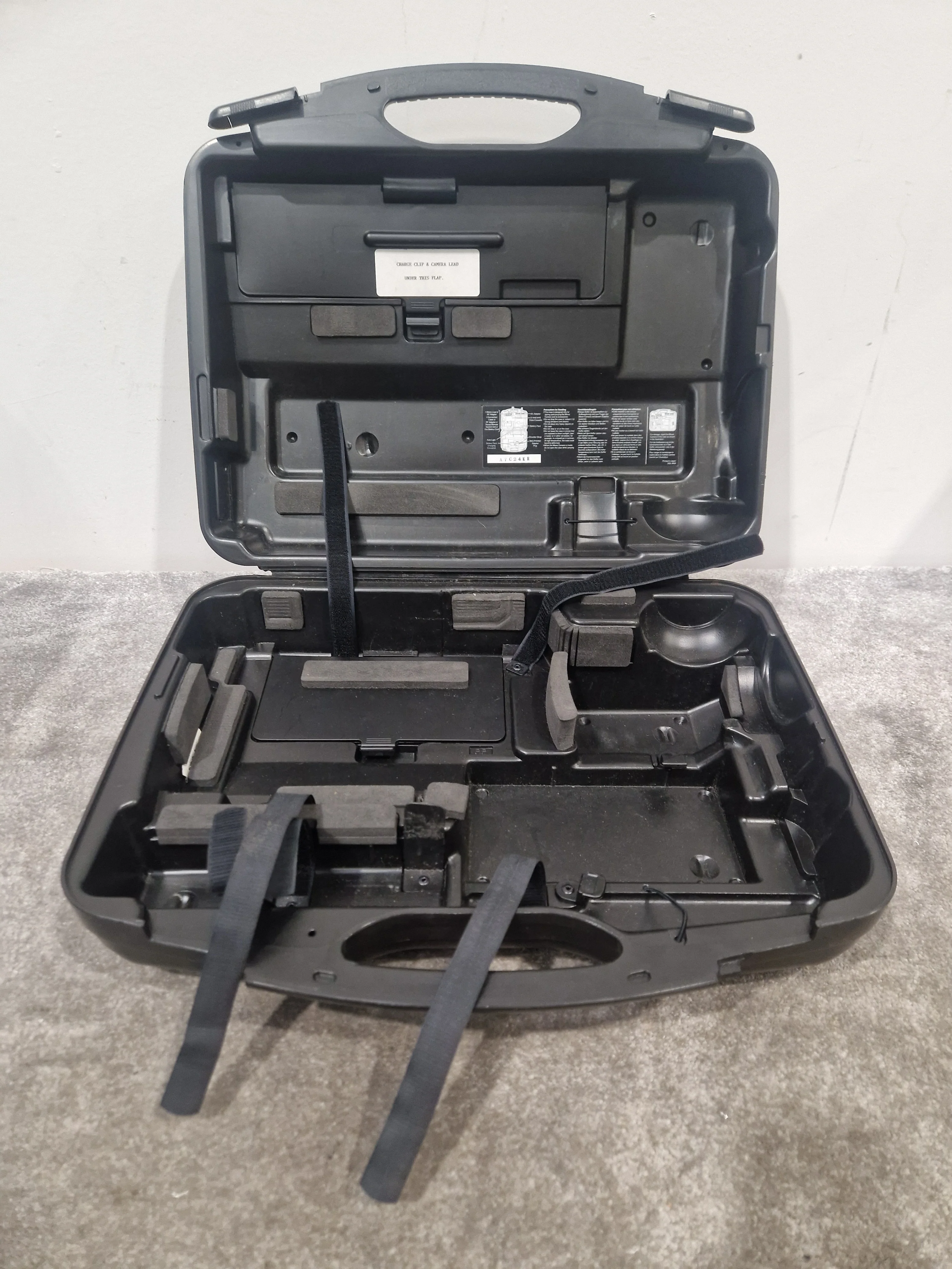 Panasonic NV-M50 - Compact VHS-C Camcorder - Spares or Repair w/ Hard Case & Panasonic AC adapter VW-AM10 - Image 2