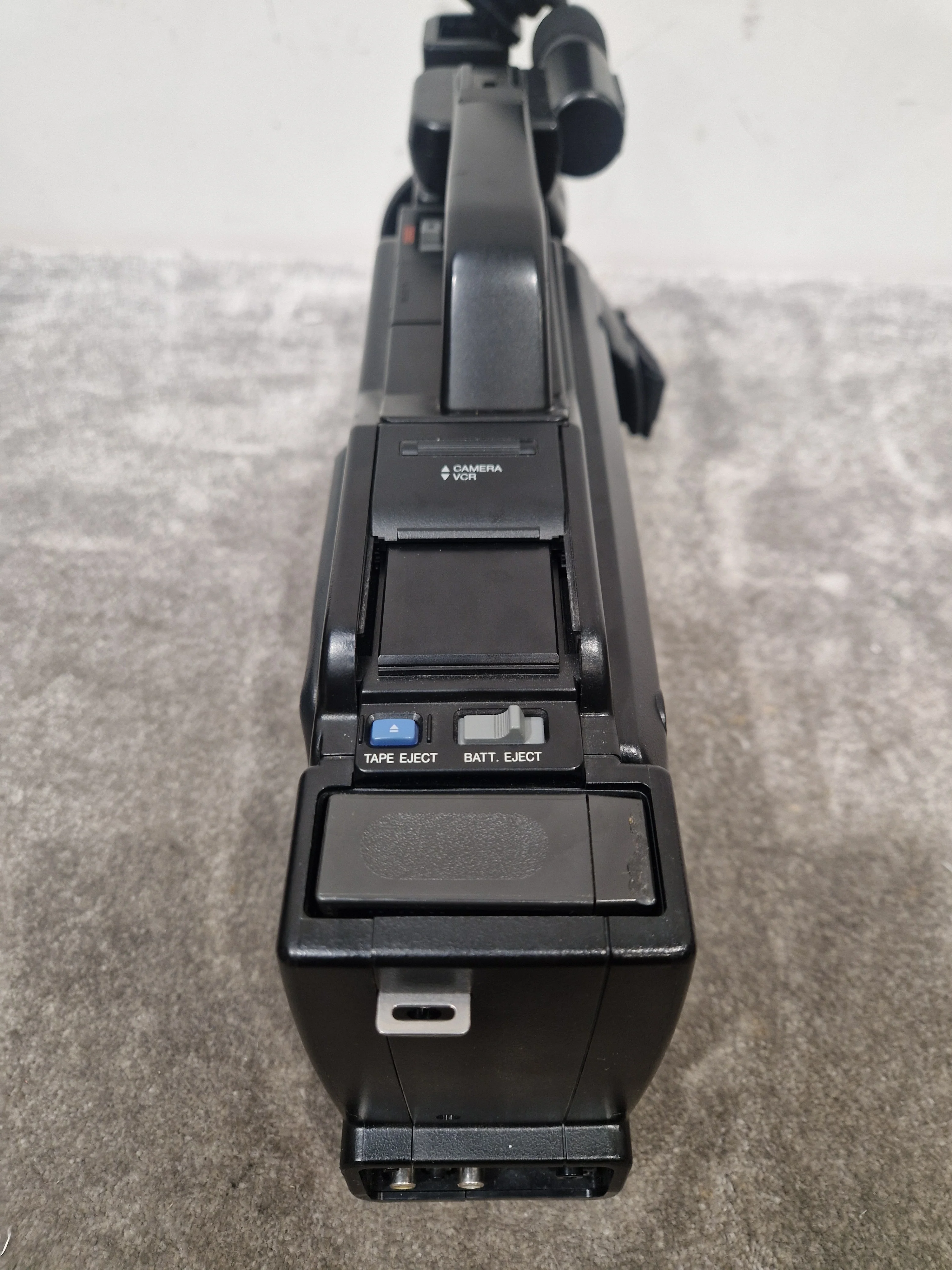 Panasonic NV-M50 - Compact VHS-C Camcorder - Spares or Repair w/ Hard Case & Panasonic AC adapter VW-AM10 - Image 8