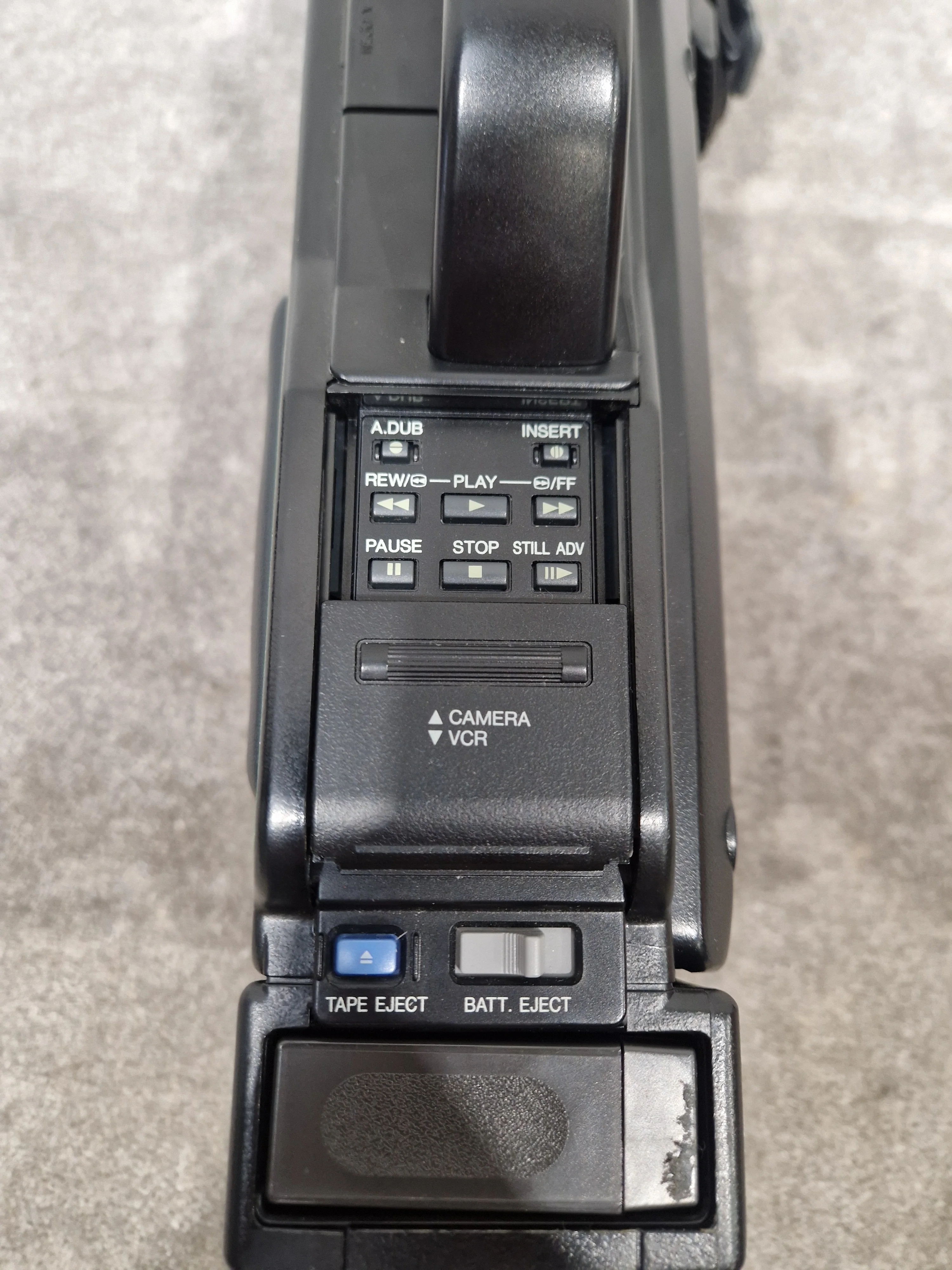 Panasonic NV-M50 - Professional Video Camera, 3-CCD Technology - Very Good w/ Power Supply & Hard Case & Camera Accessories & Adapter - Image 10