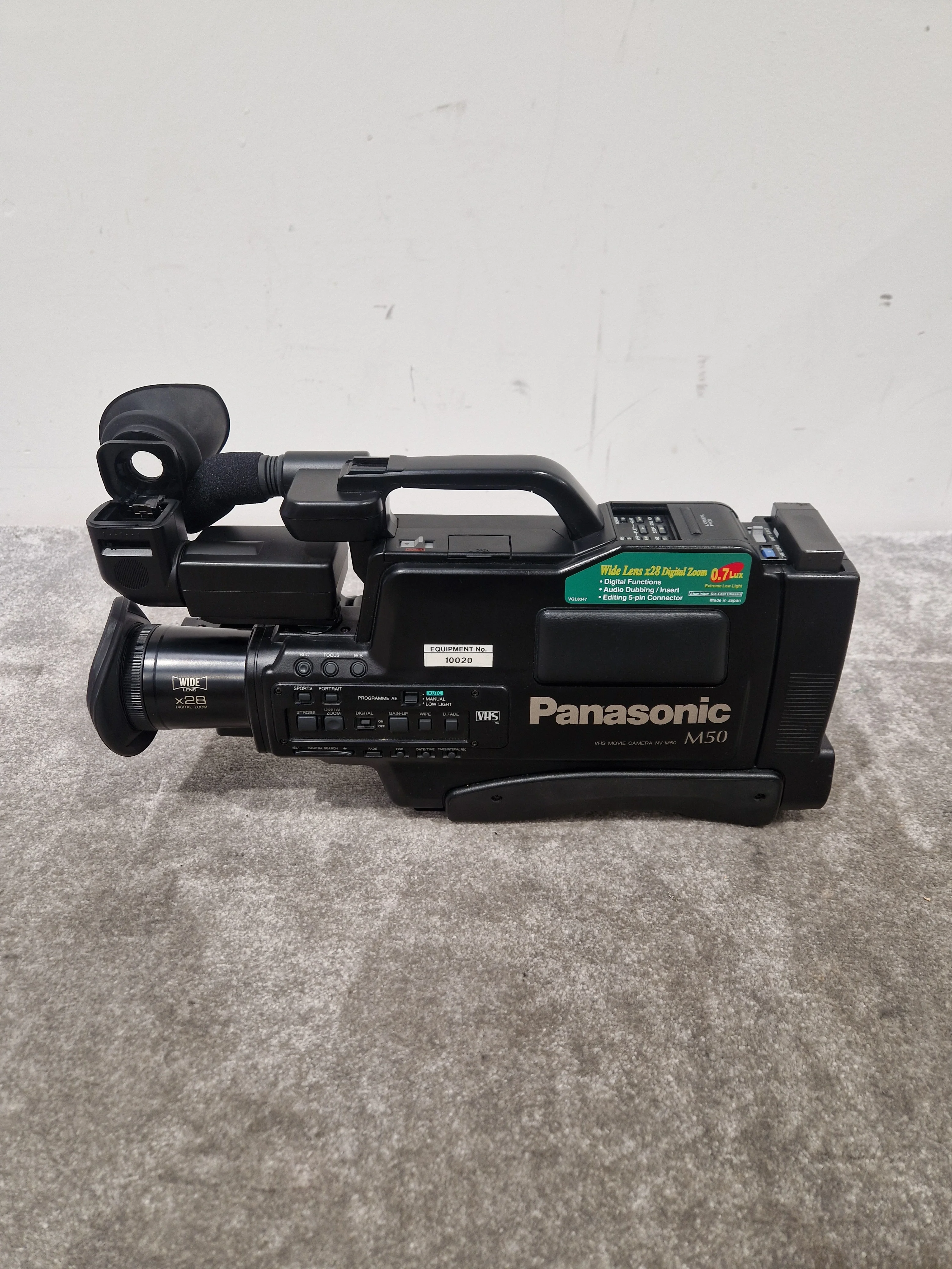 Panasonic NV-M50 - Professional Video Camera, 3-CCD Technology - Very Good w/ Power Supply & Hard Case & Camera Accessories & Adapter - Image 6