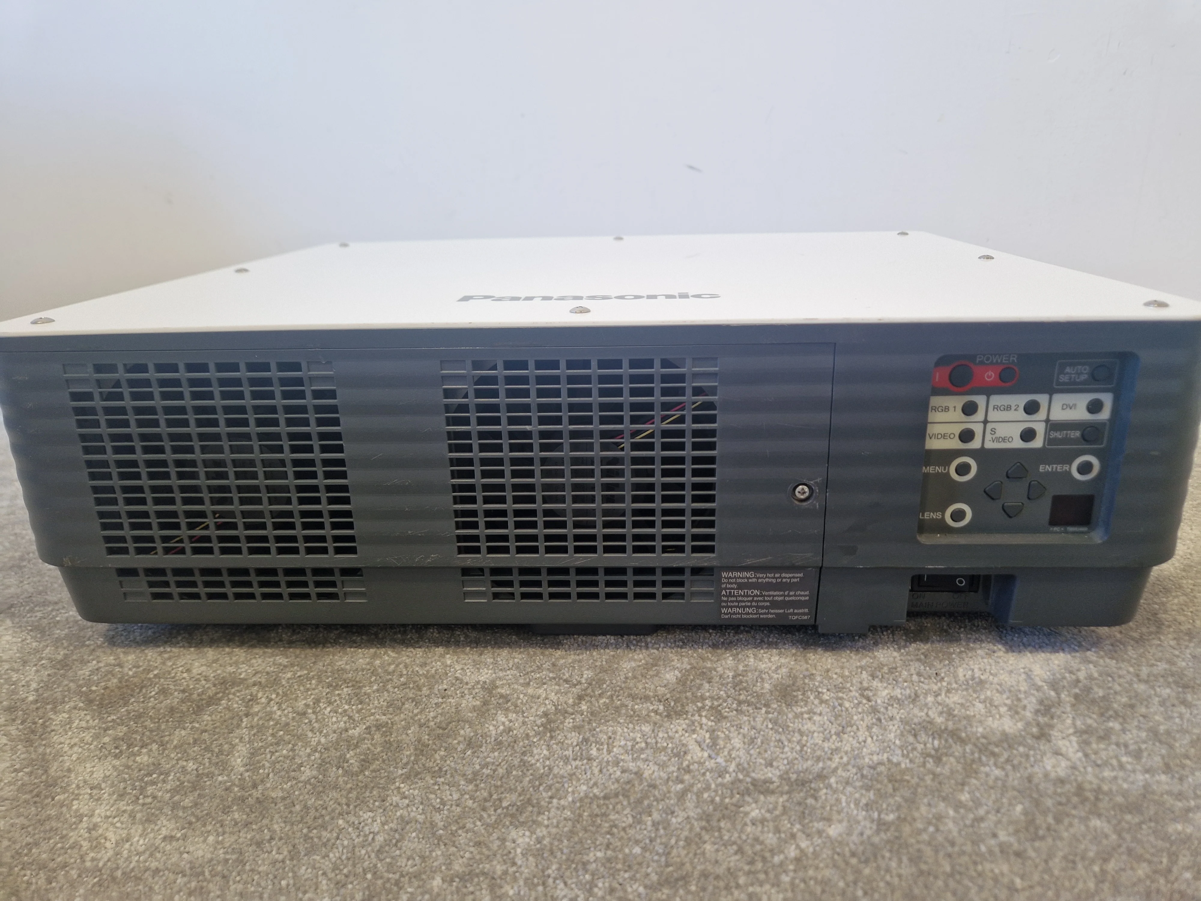 Panasonic PT-D5600E DLP Projector - 5000 Lumens-XGA Resolution - Good - Image 4