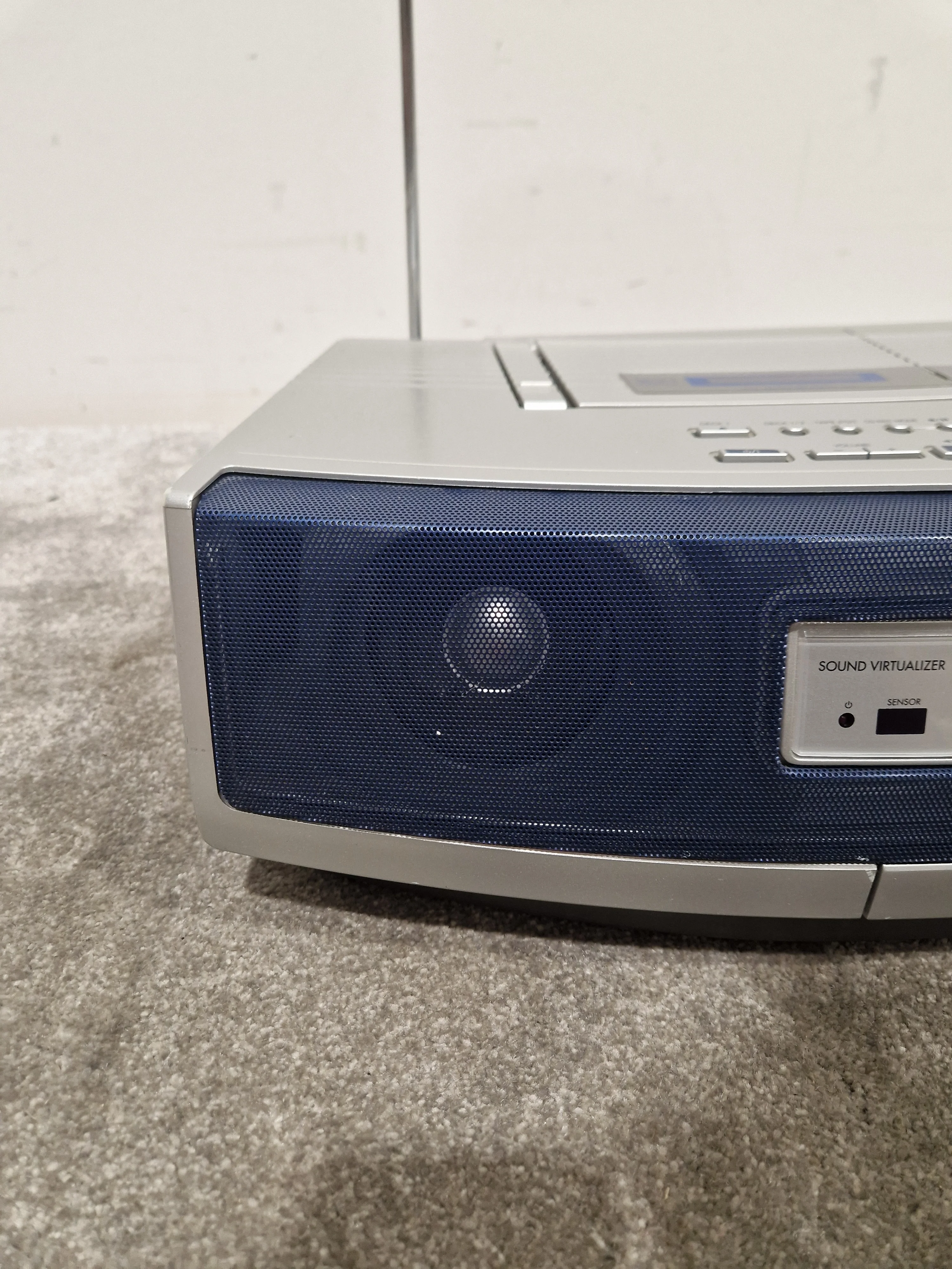 Panasonic RX-ED50 - Portable Stereo CD System - Silver/Black - Excellent w/ Manuals, Original Box & remote - Image 10