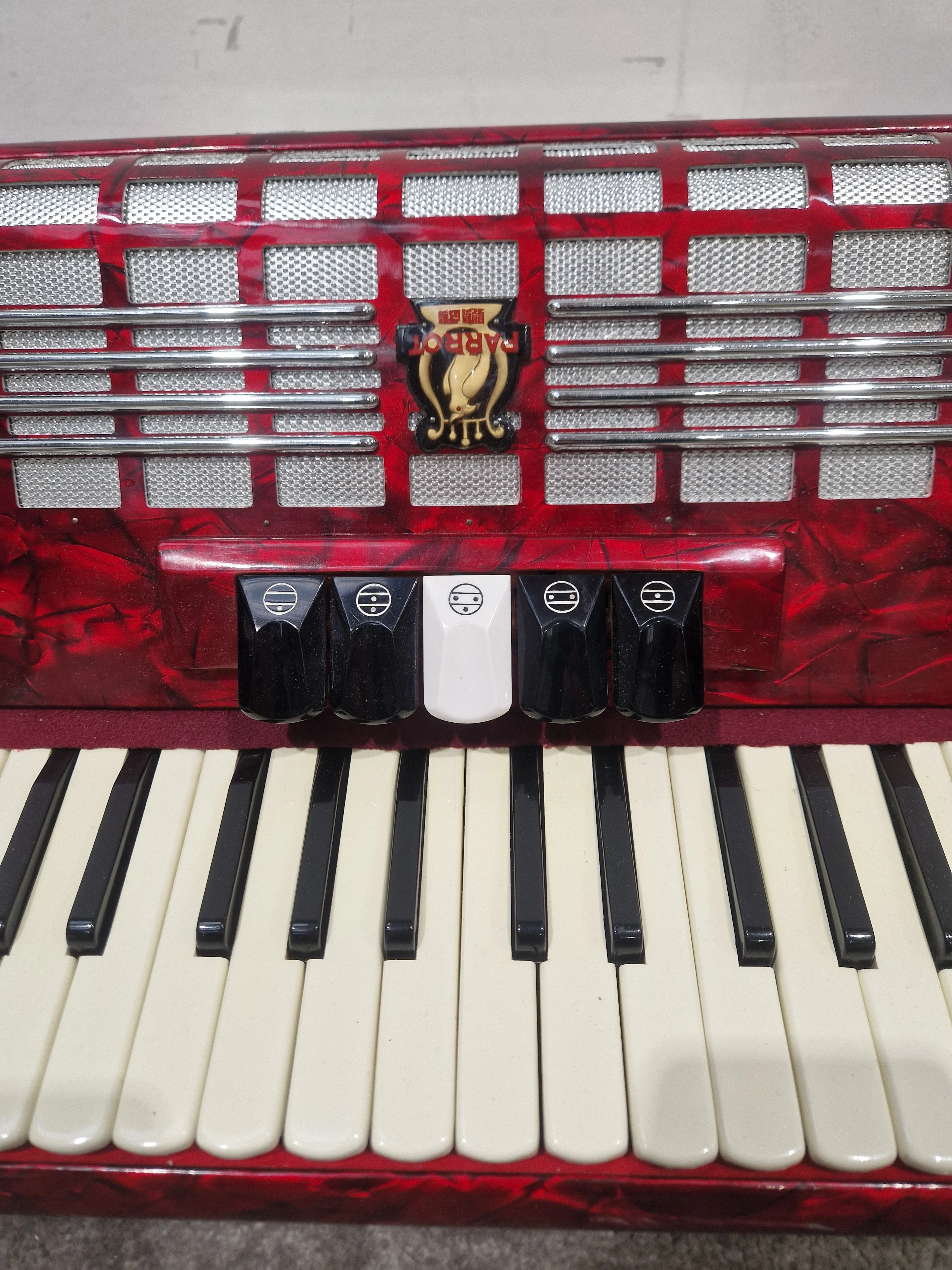 Parrot Accordion 1407 48 Bass 34 Key - Compact Design - Excellent w/ Hard Case - Image 5