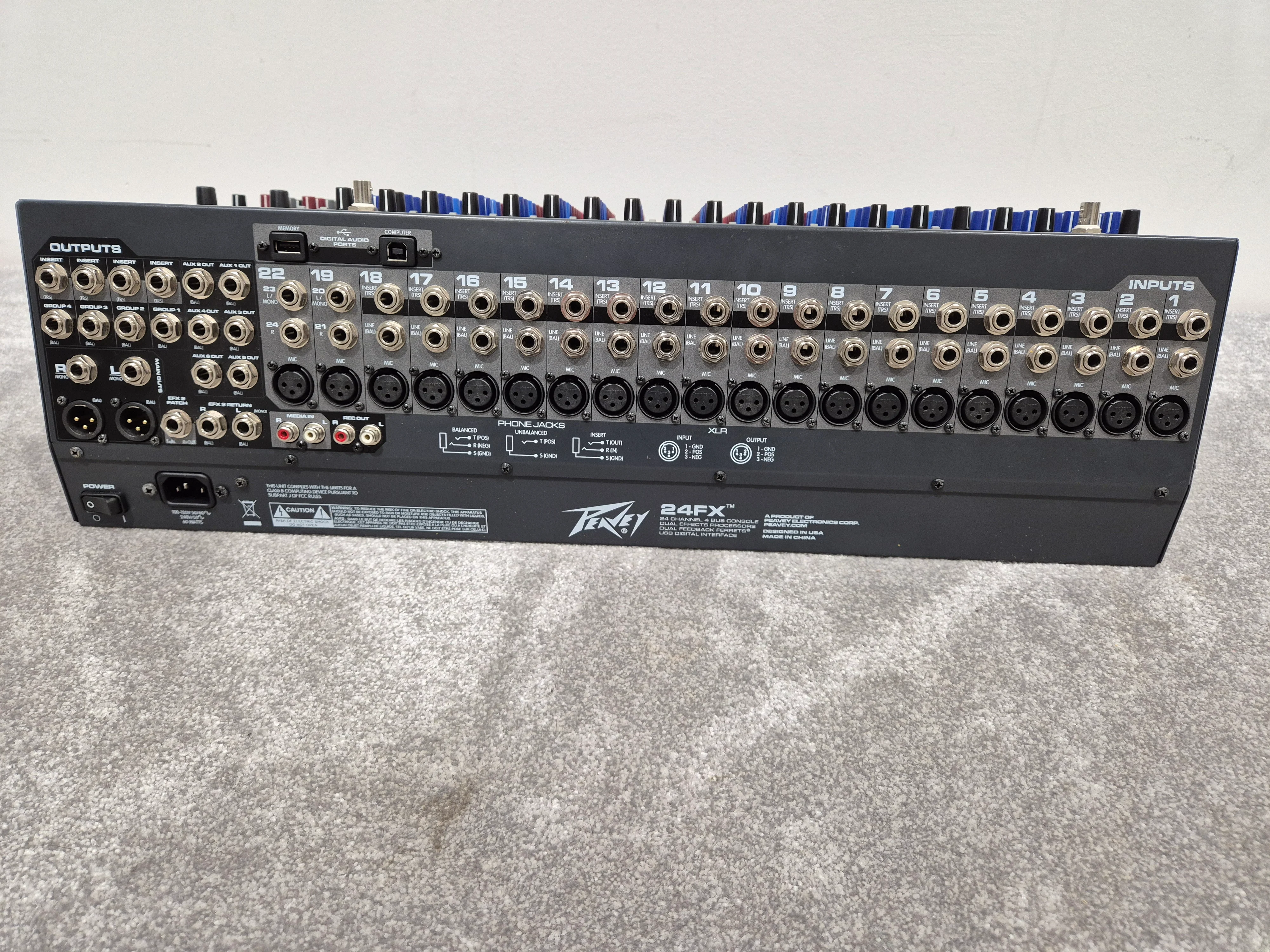 Peavey 24FX - 24-Channel Mixer with Dual DSP Engines w/ Flight Case - Image 13