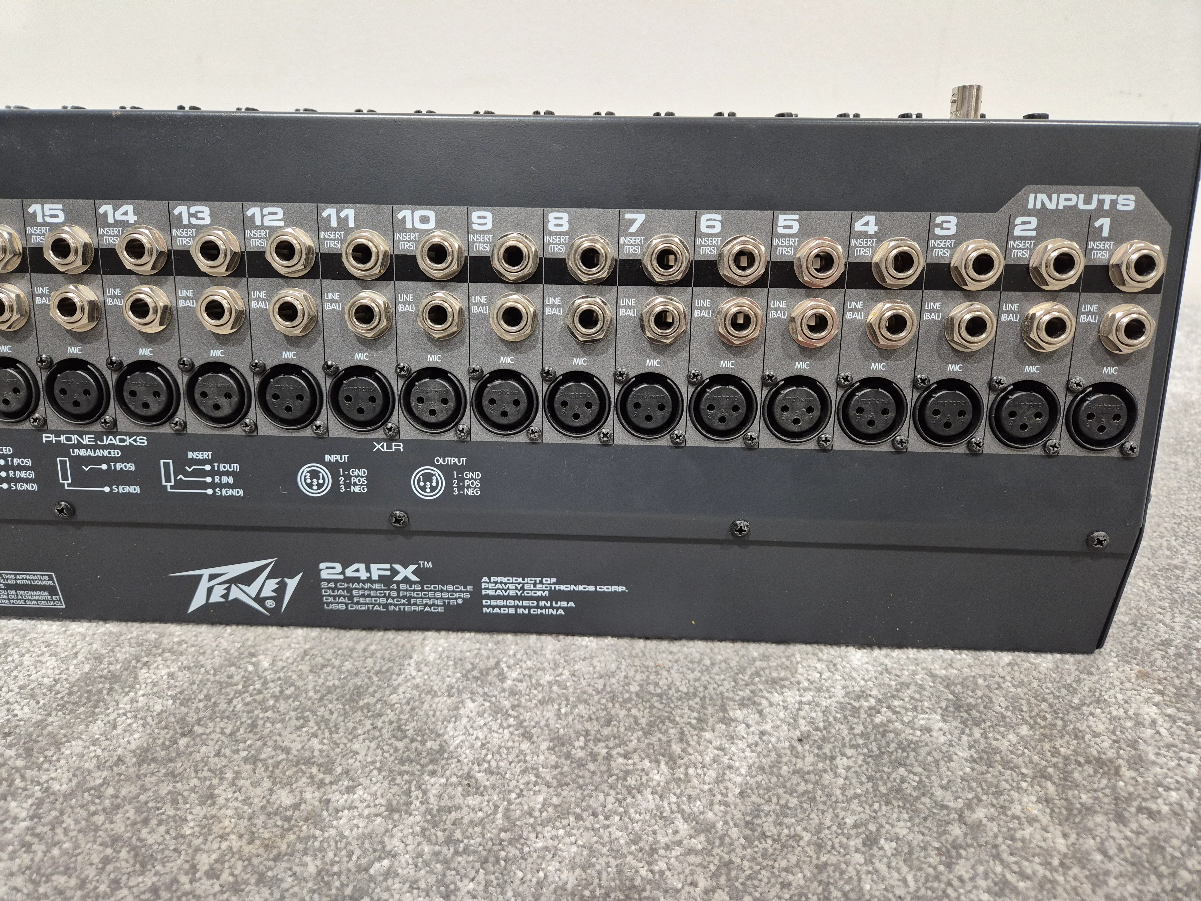 Peavey 24FX - 24-Channel Mixer with Dual DSP Engines w/ Flight Case - Image 14
