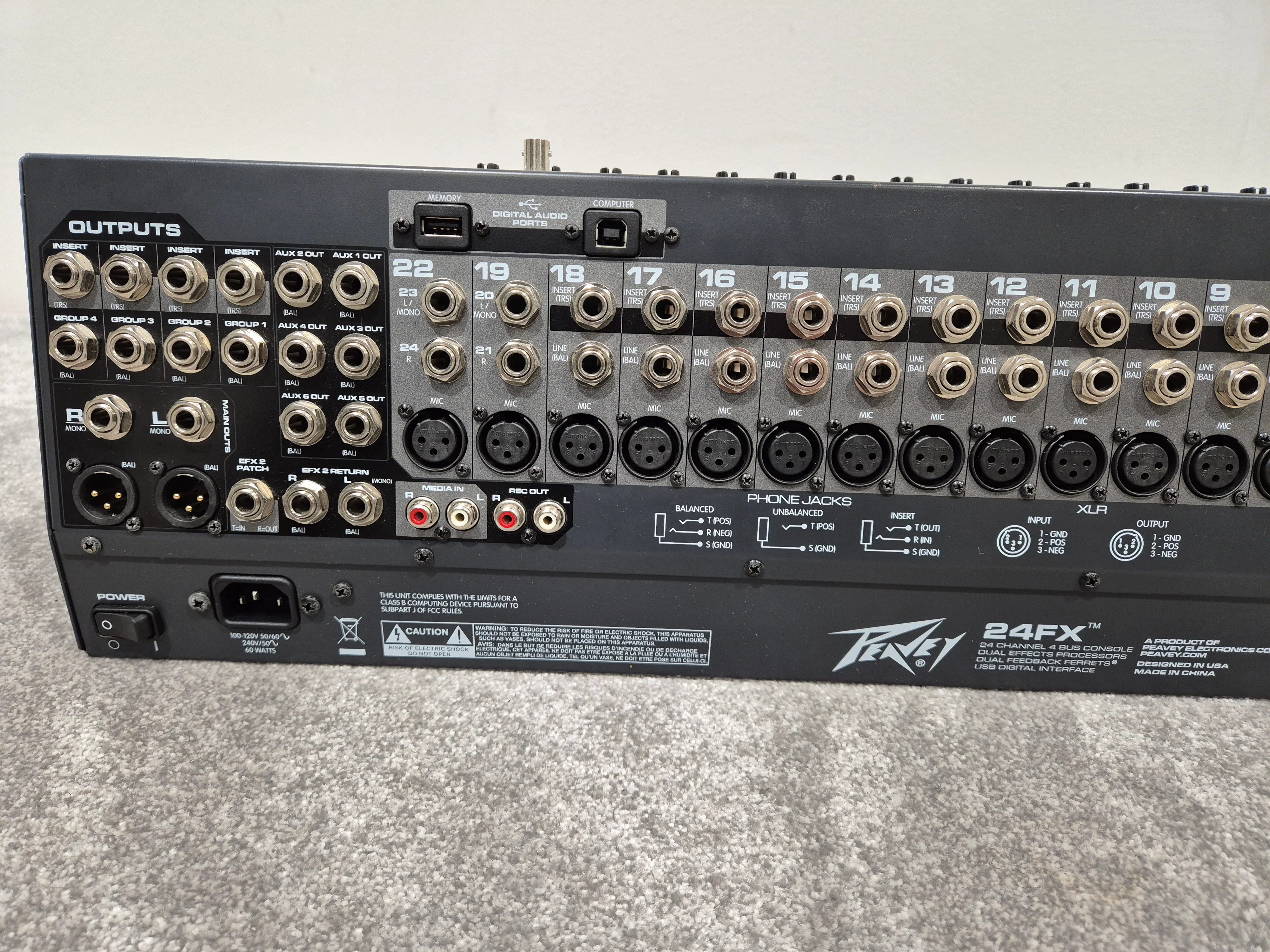 Peavey 24FX - 24-Channel Mixer with Dual DSP Engines w/ Flight Case - Image 15
