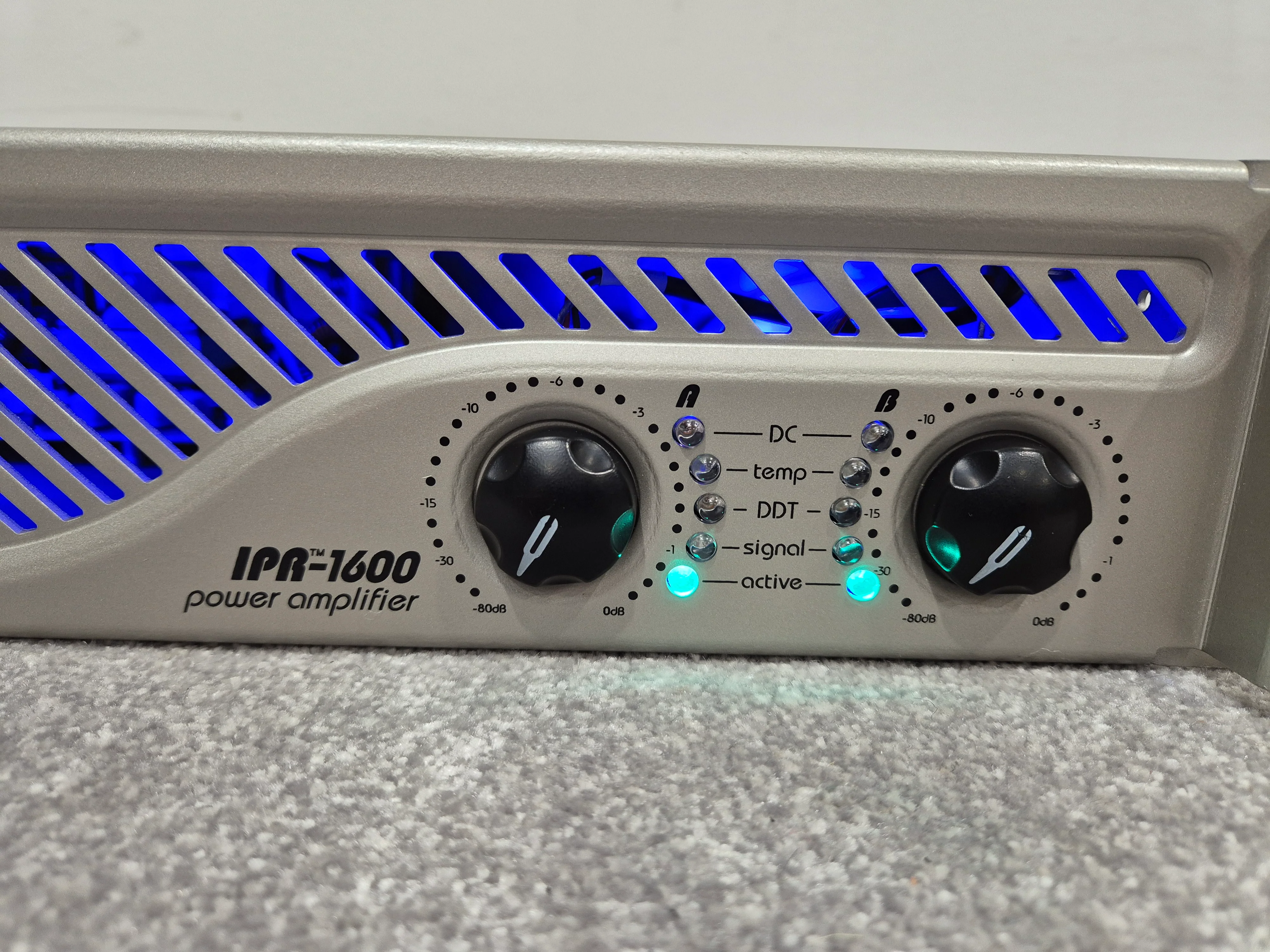 Peavey IPR 1600 - Digital Power Amplifier w/ Original Box - Image 2