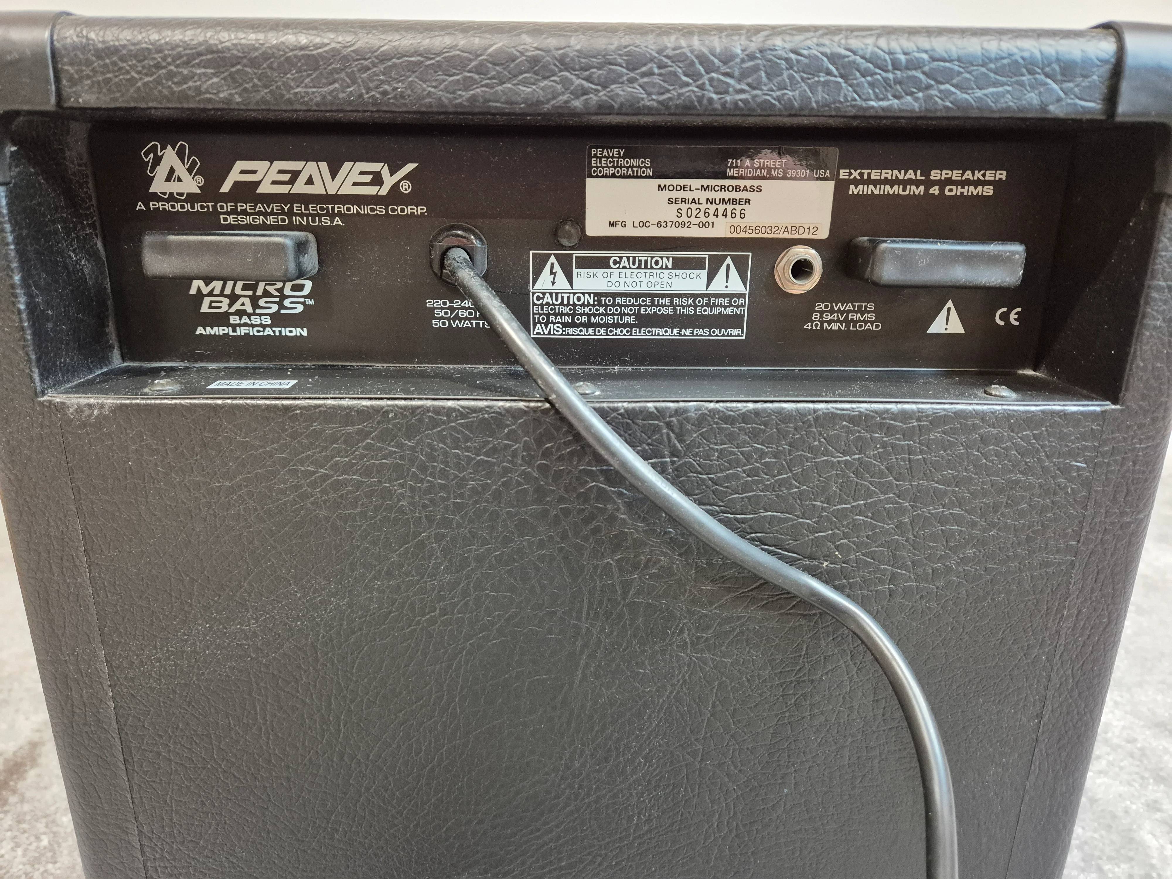 Peavey Micro Bass - Black/Red - Compact Bass Combo Amplifier - Image 6