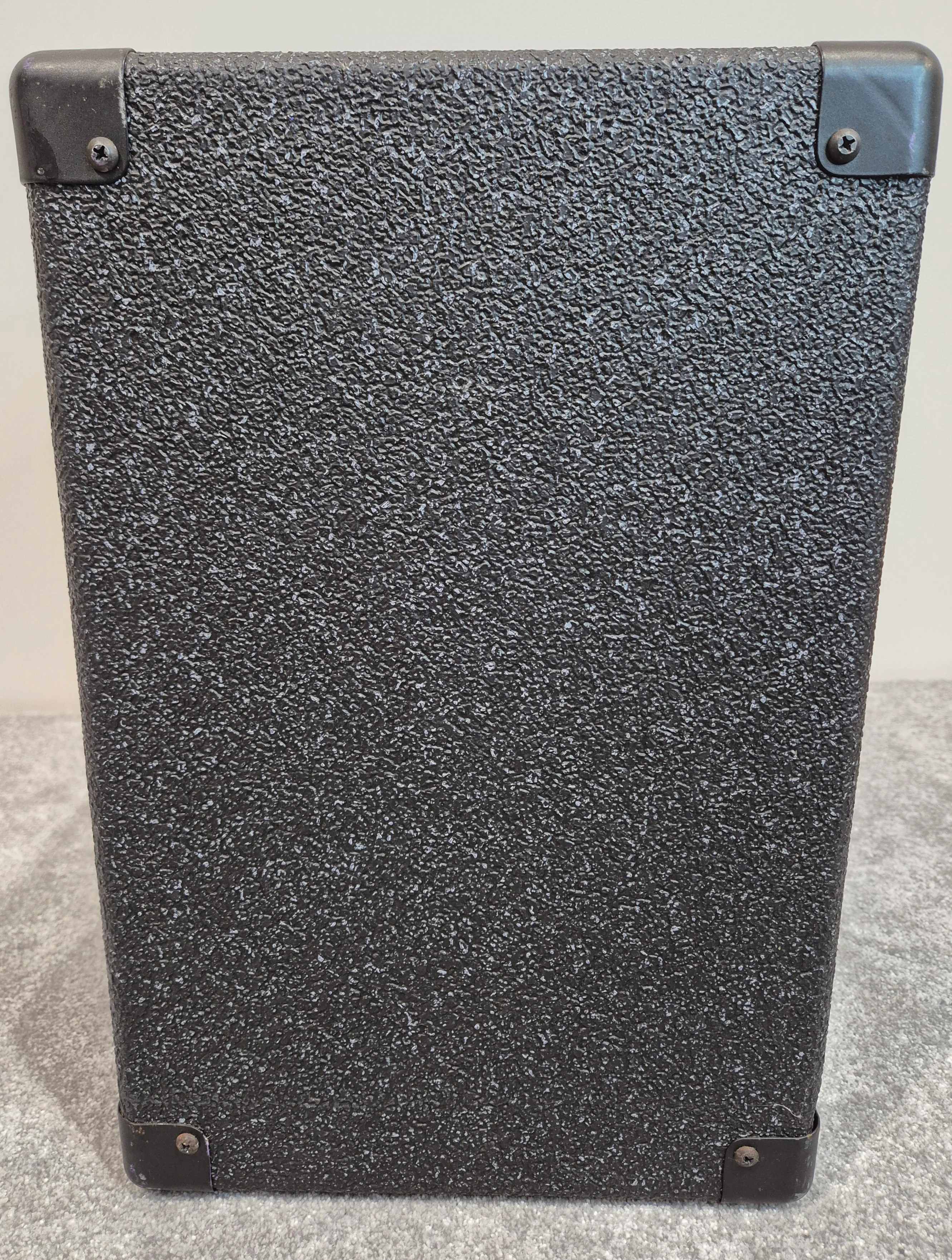 Peavey Minx 110 - 35 watt Bass Combo Amplifier - Black - Image 6