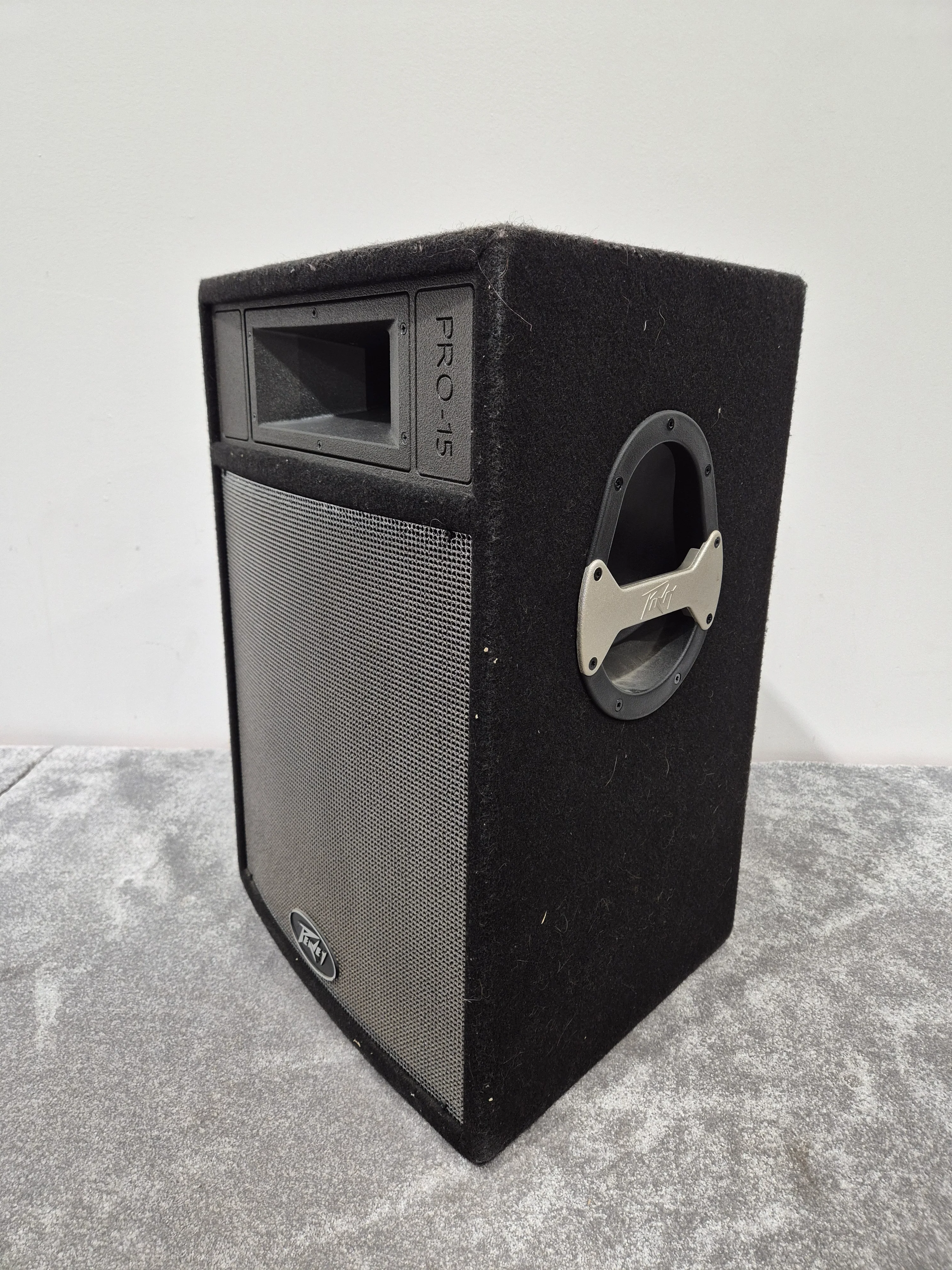 Peavey PRO 15 - 15-inch 300 watts RMS Loudspeaker - Image 8