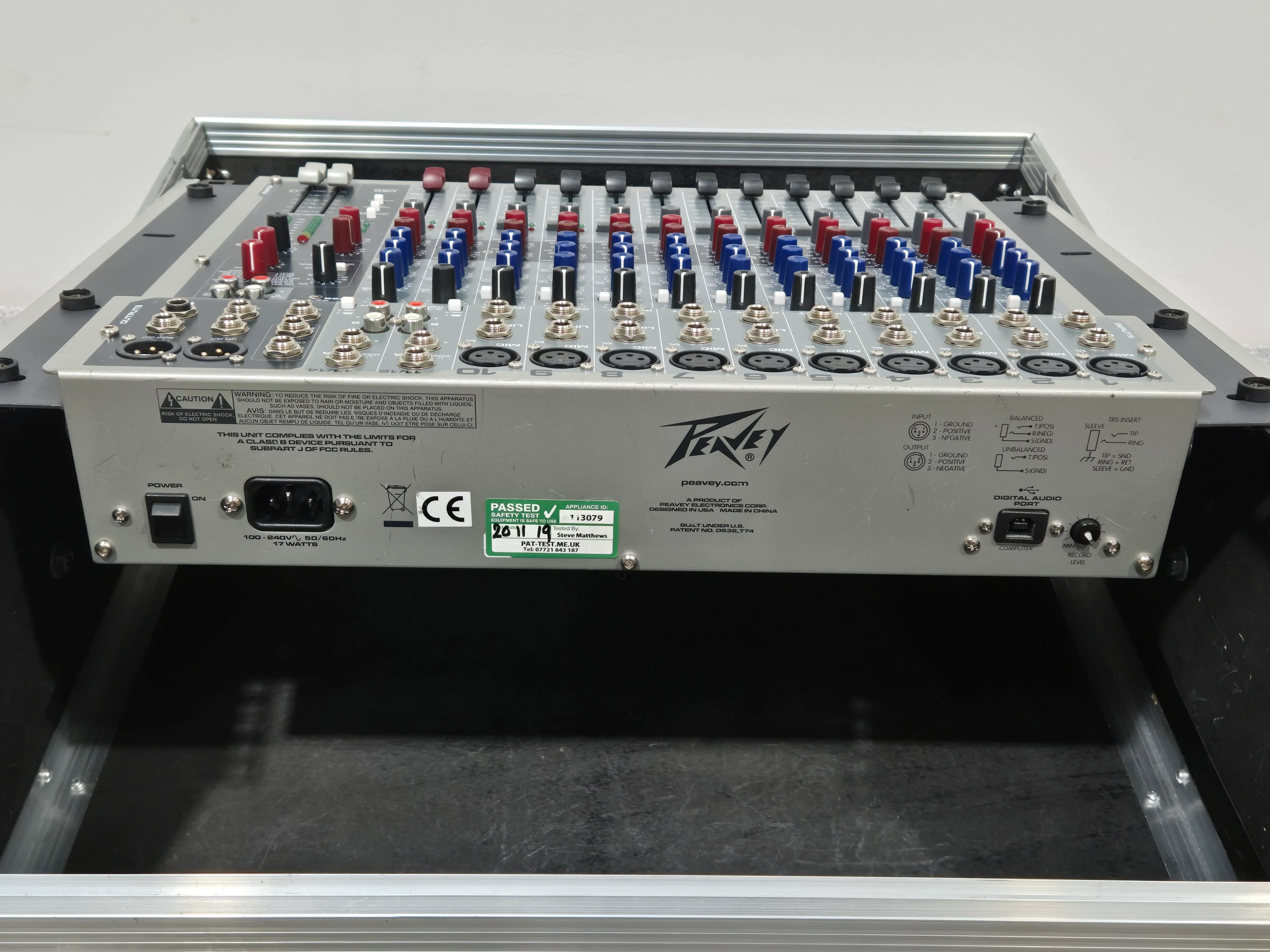 Peavey PV 14 USB - Versatile 14-Channel Mixer w/ Flight Case - Image 10