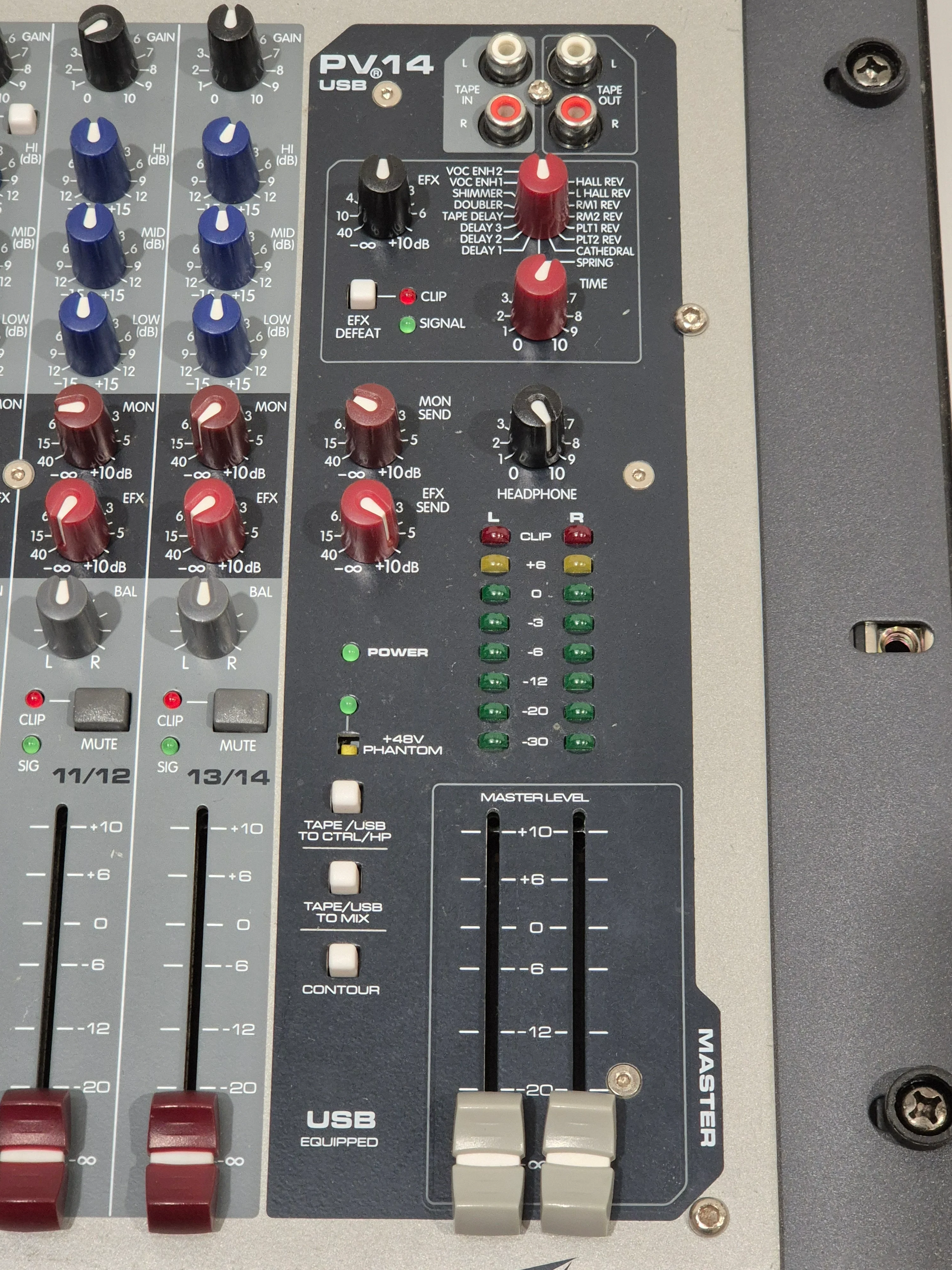 Peavey PV 14 USB - Versatile 14-Channel Mixer w/ Flight Case - Image 2