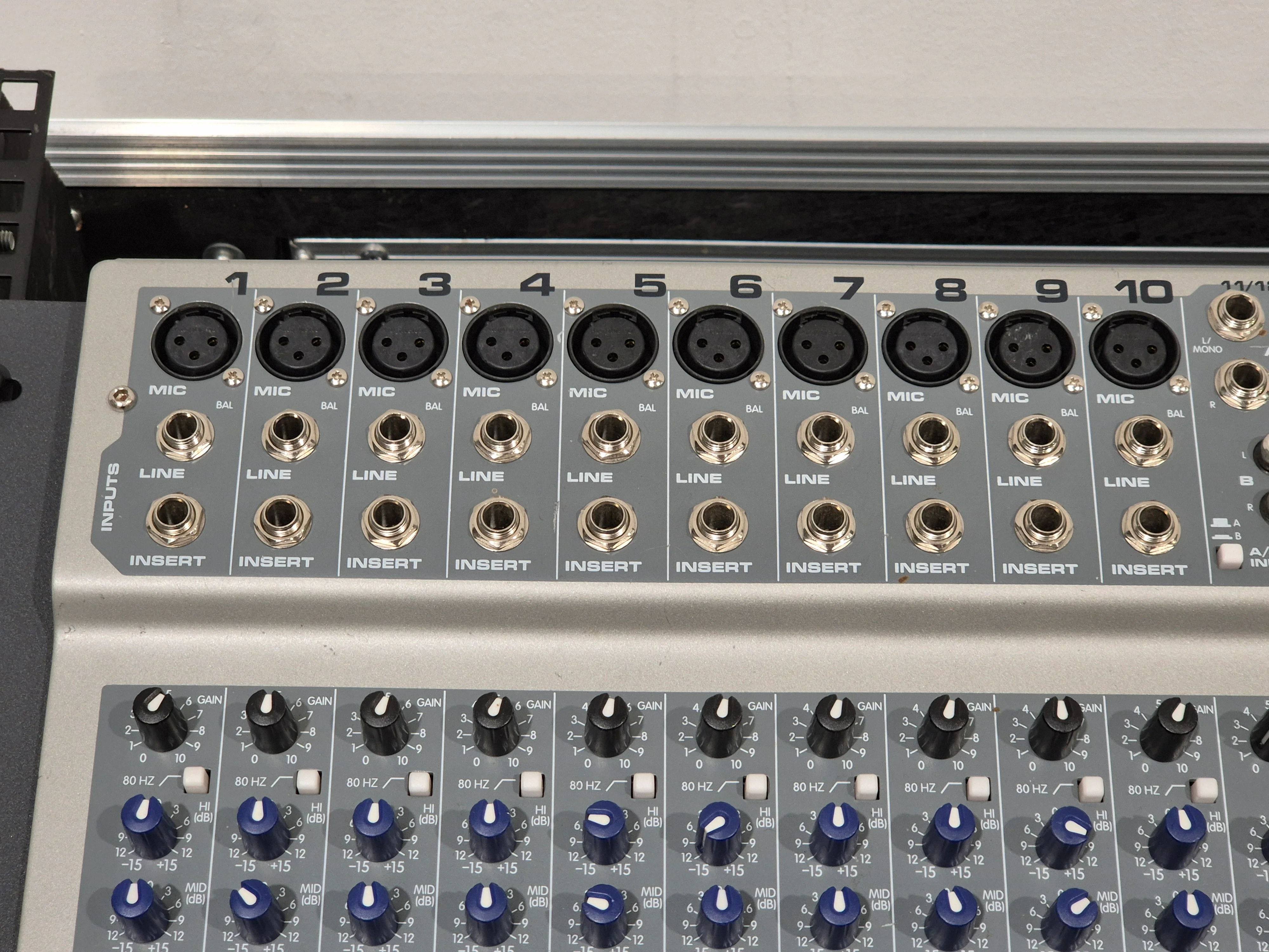 Peavey PV 14 USB - Versatile 14-Channel Mixer w/ Flight Case - Image 5