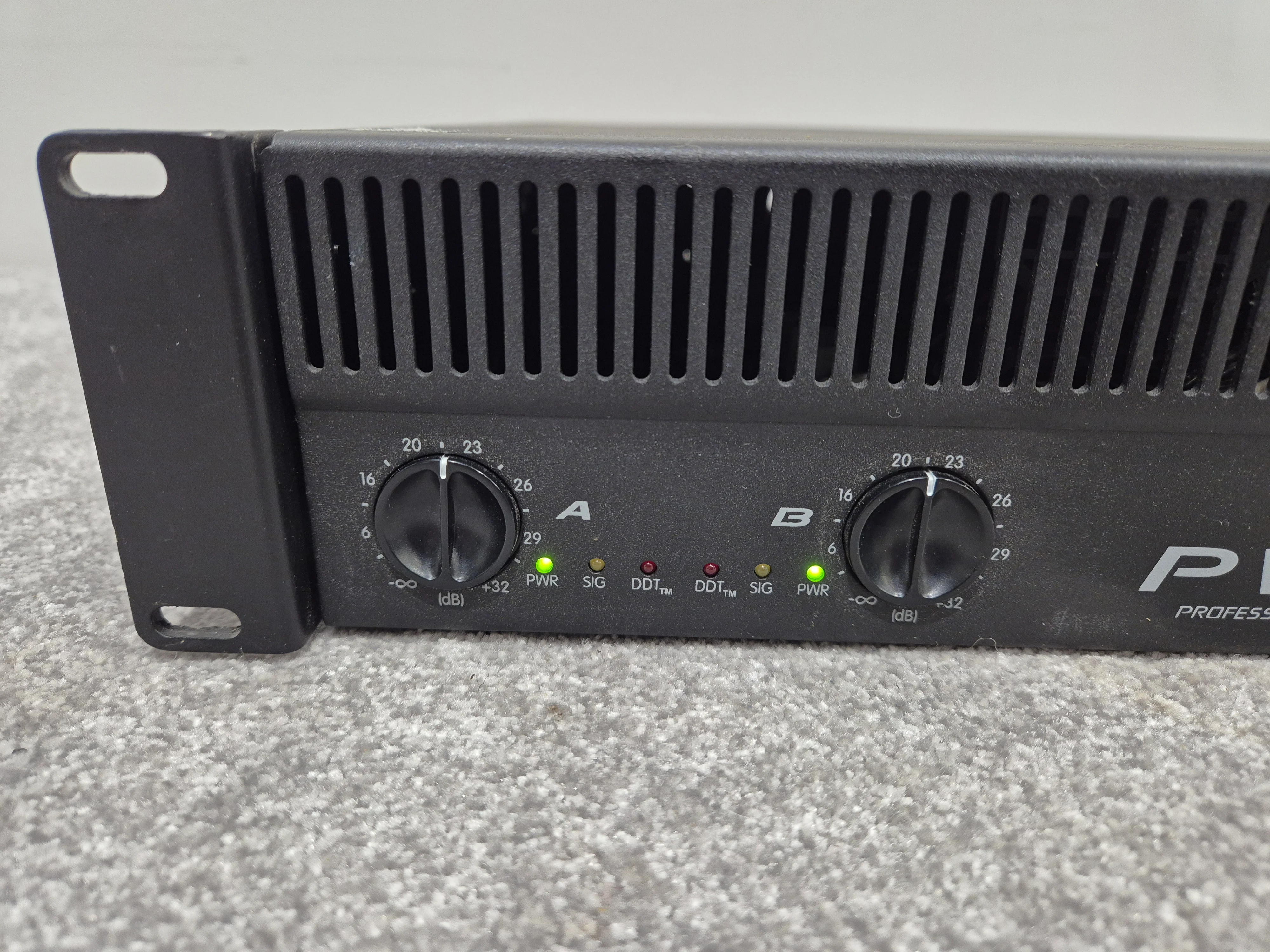 Peavey PV 1500 - 500-watts Stereo Power Amplifier - Image 2