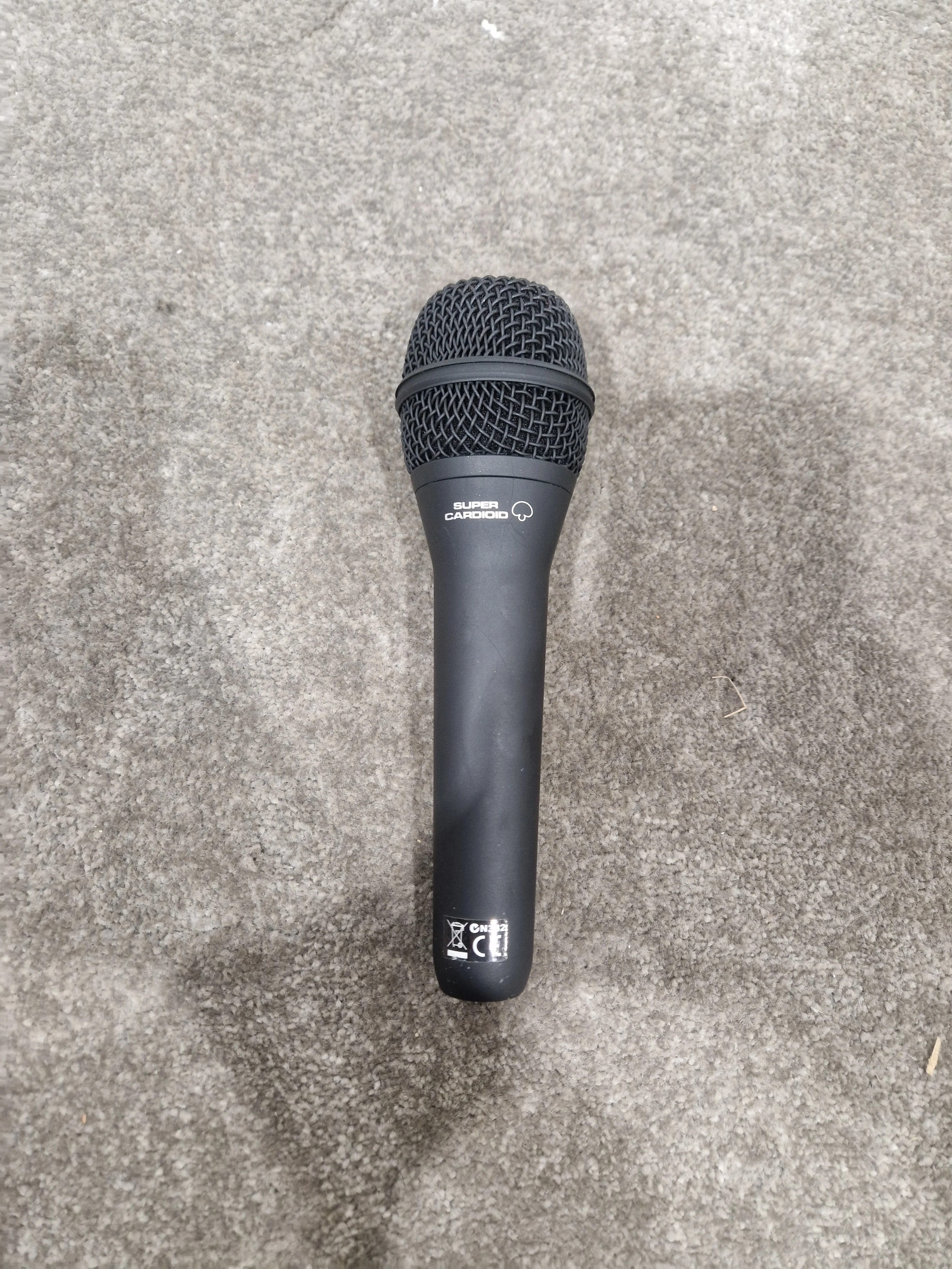 Peavey PVM-50 - Dynamic Vocal Microphone - Excellent w/ Hard Case