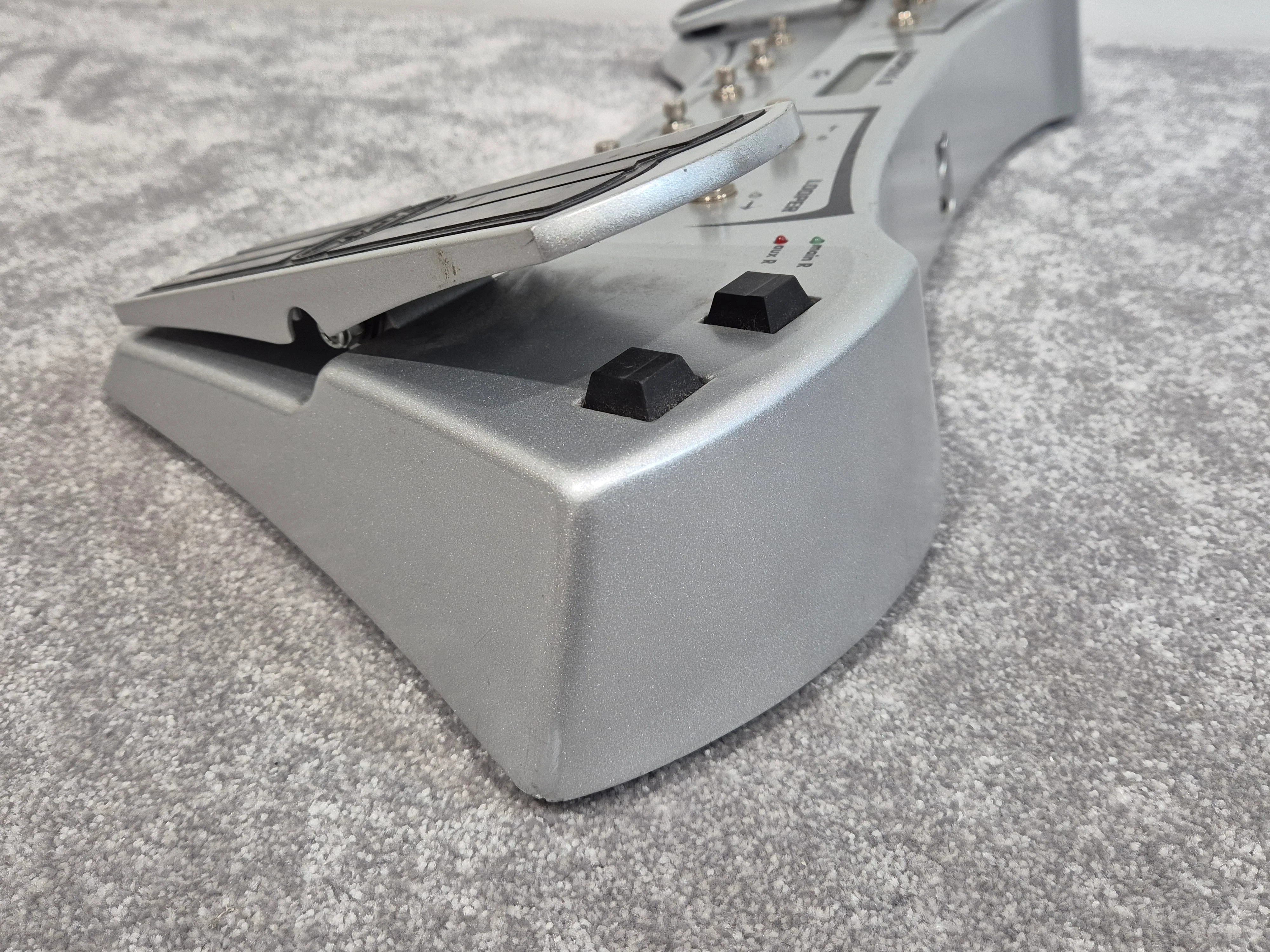 Peavey Sanpera 2 Vypyr  Footswitch - Foot Controller with 10 Footswitches and Dual Expression Pedals - Image 10