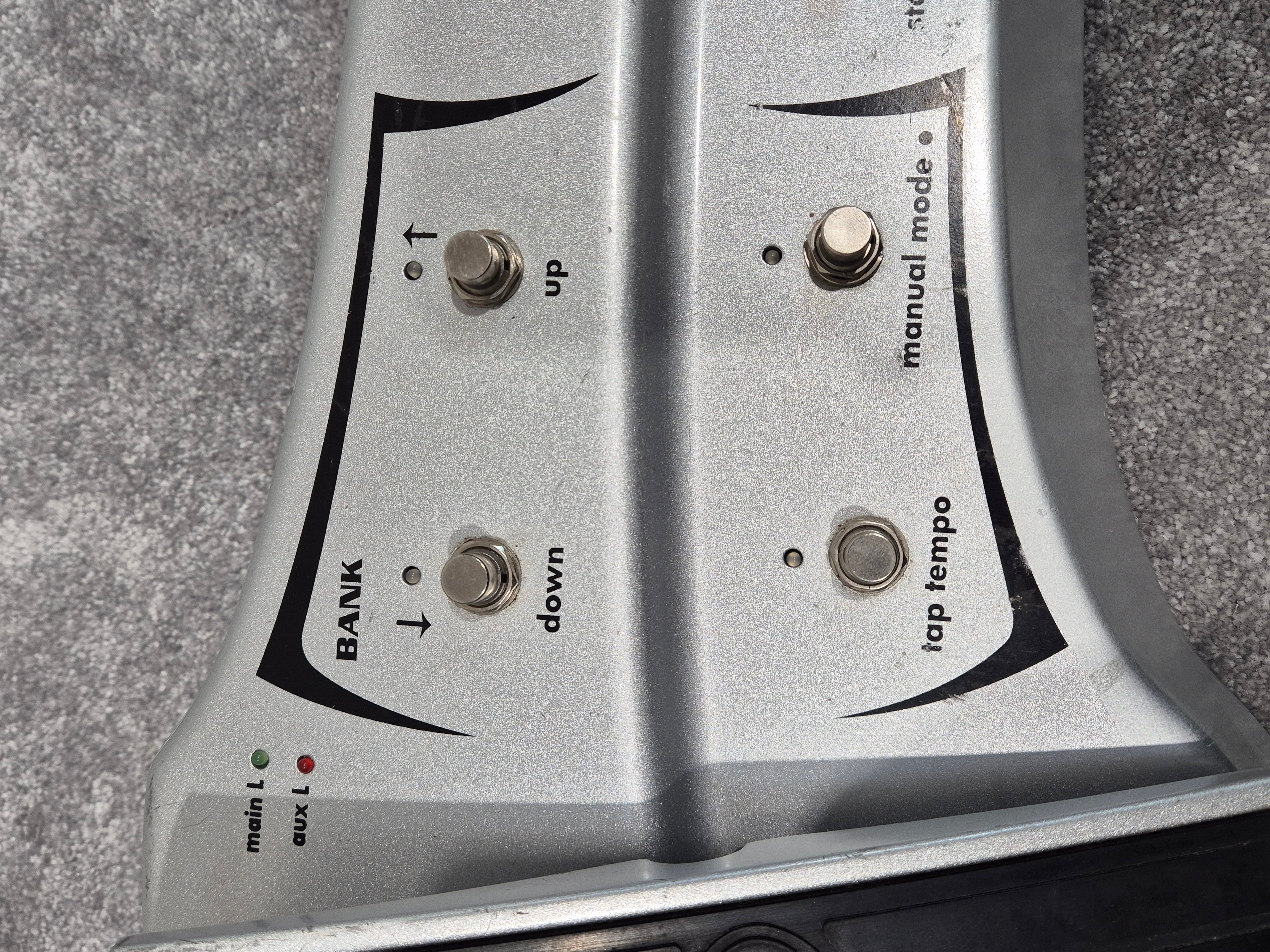 Peavey Sanpera 2 Vypyr  Footswitch - Foot Controller with 10 Footswitches and Dual Expression Pedals - Image 2
