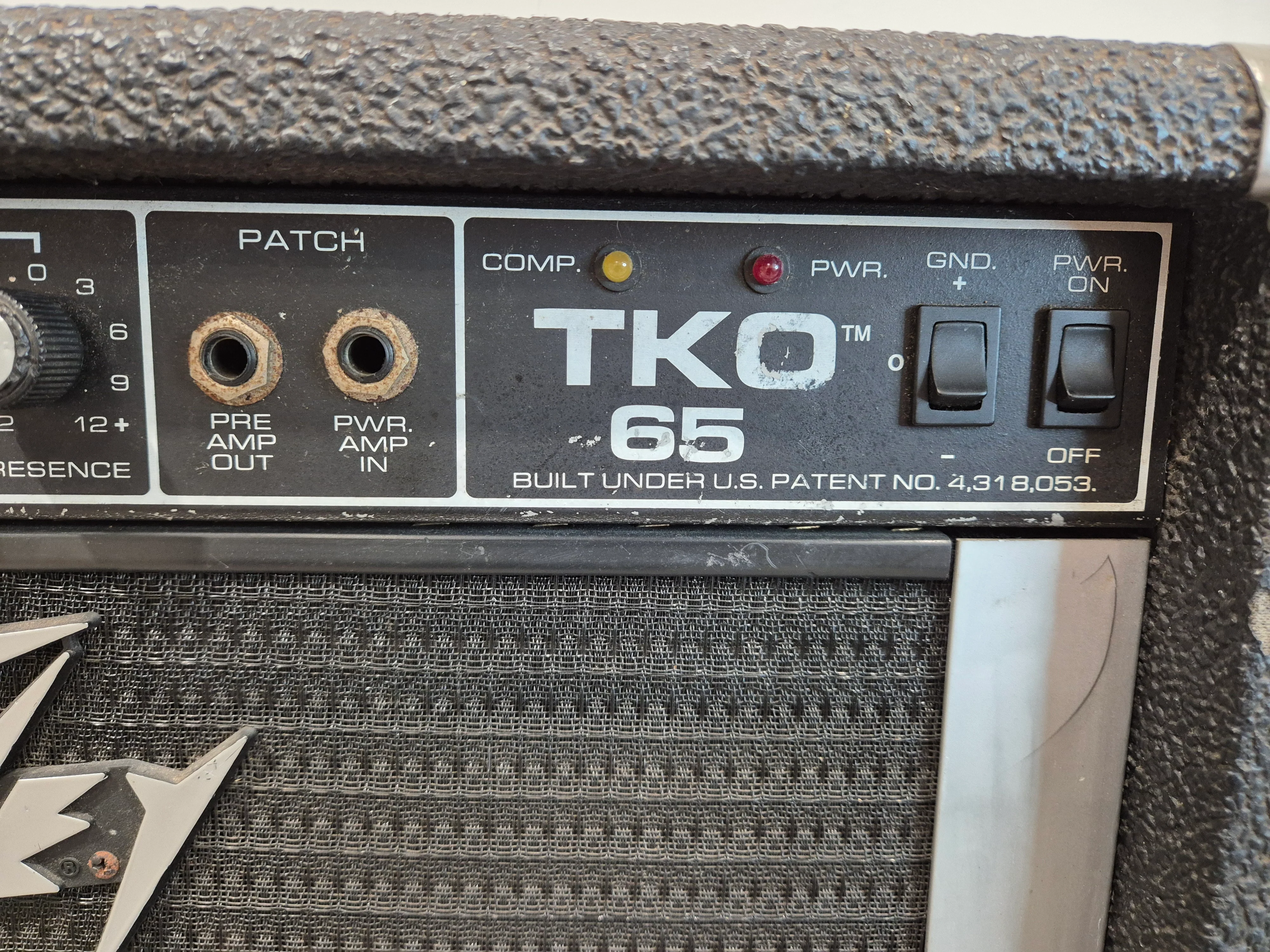 Peavey TKO 65 - Solid-State Bass 65 watts Combo Amplifier - Image 5