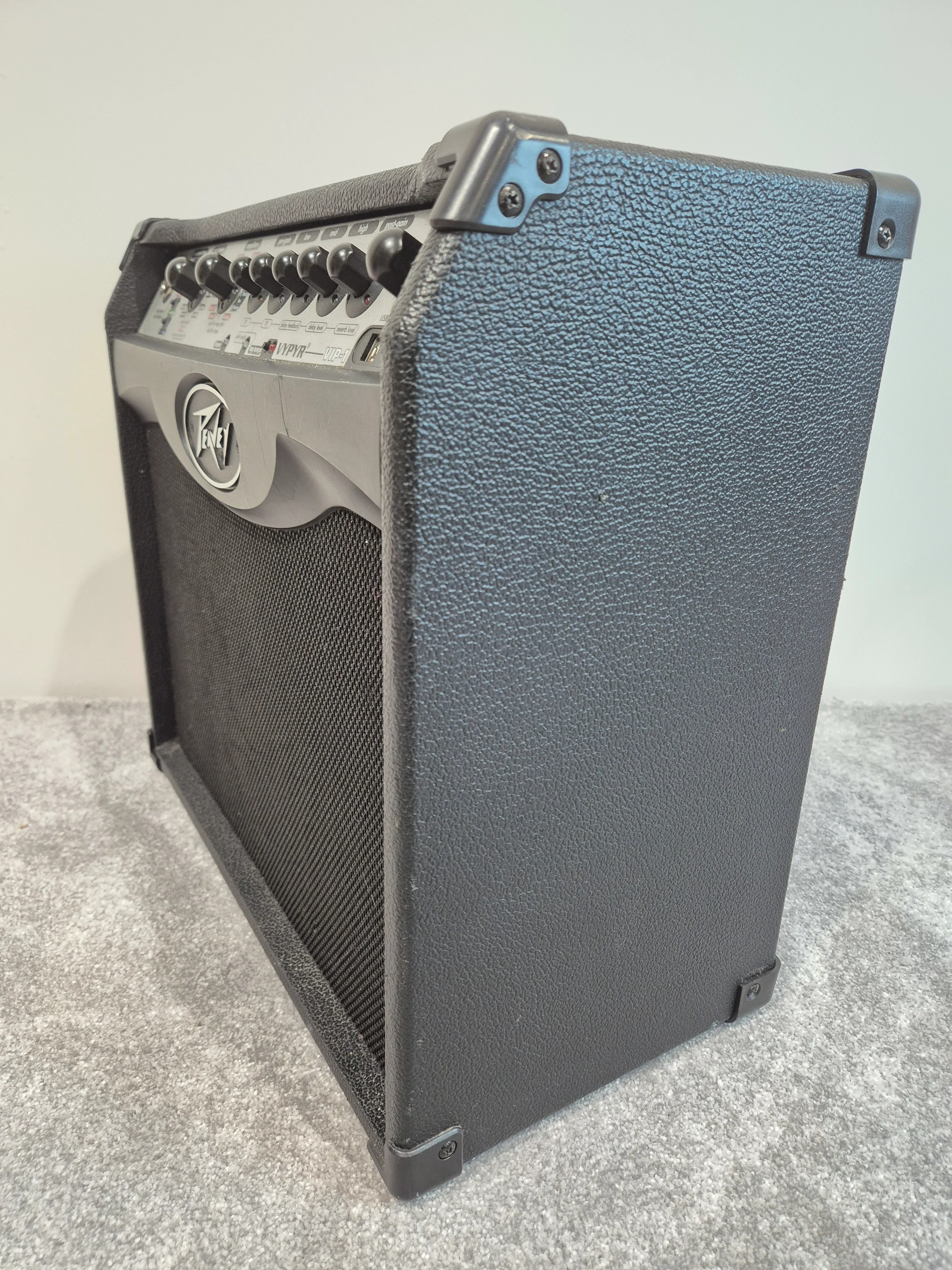 Peavey VIP-1 VYPYR - 20-watt 4-channel 1x8" Guitar Combo Amplifier - Image 8