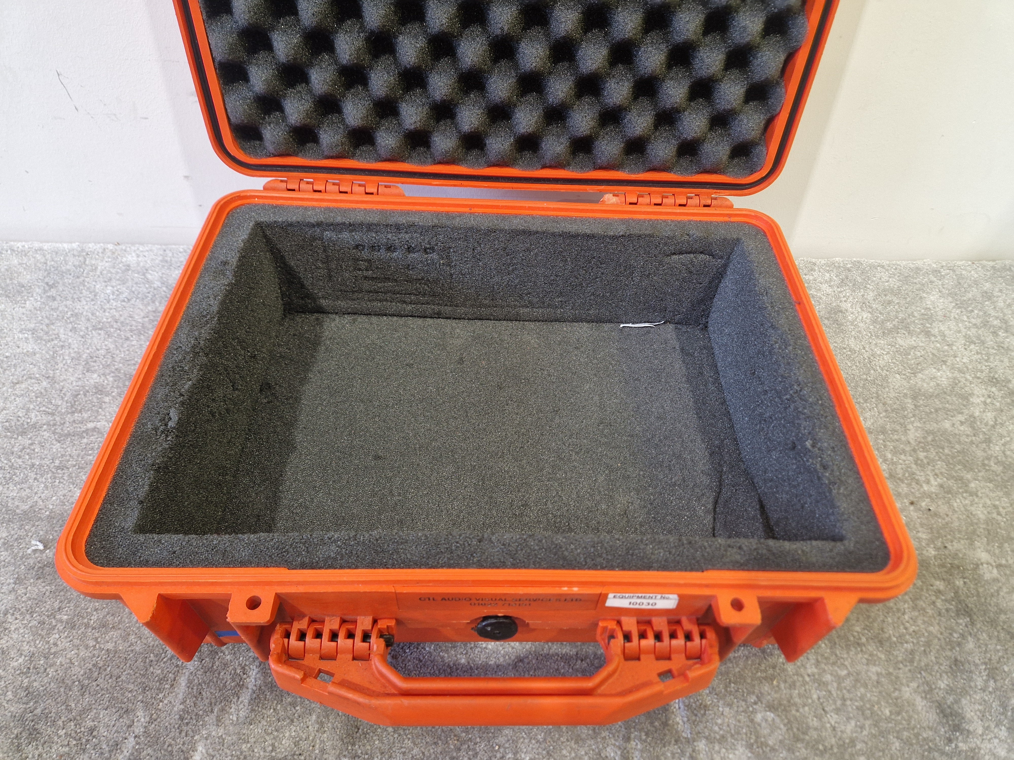 Peli 1520 Protective Waterproof Orange Case – Foam Insert – Good - Image 2