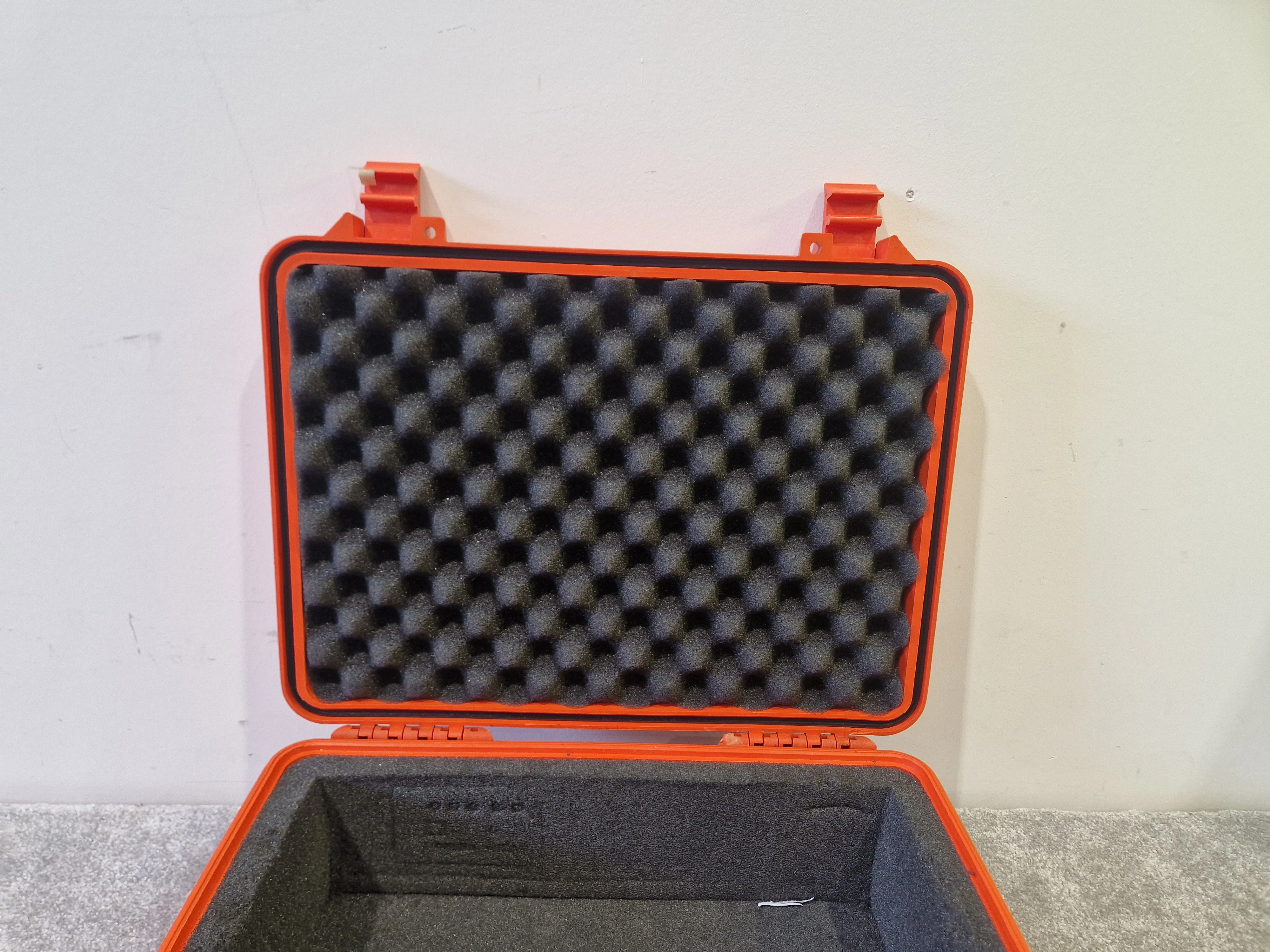 Peli 1520 Protective Waterproof Orange Case – Foam Insert – Good - Image 3