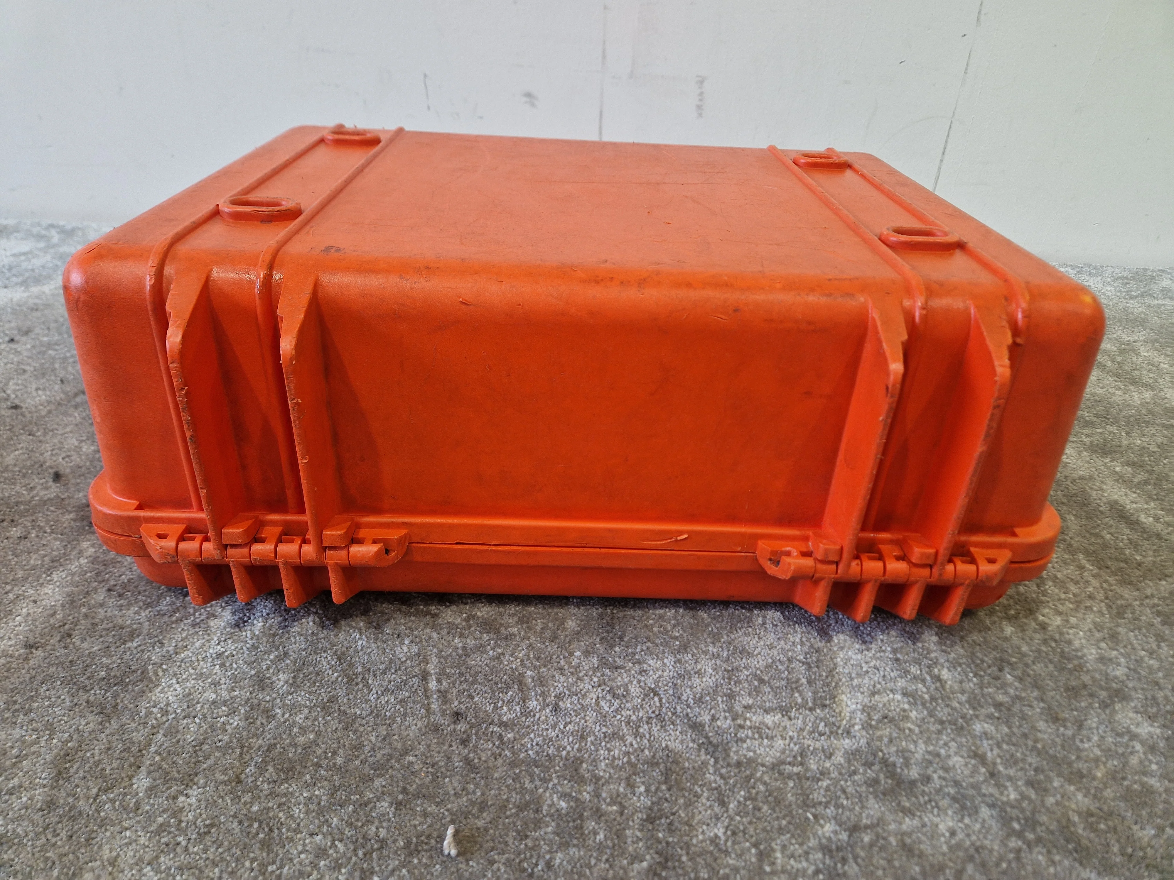 Peli 1520 Protective Waterproof Orange Case – Foam Insert – Good - Image 9