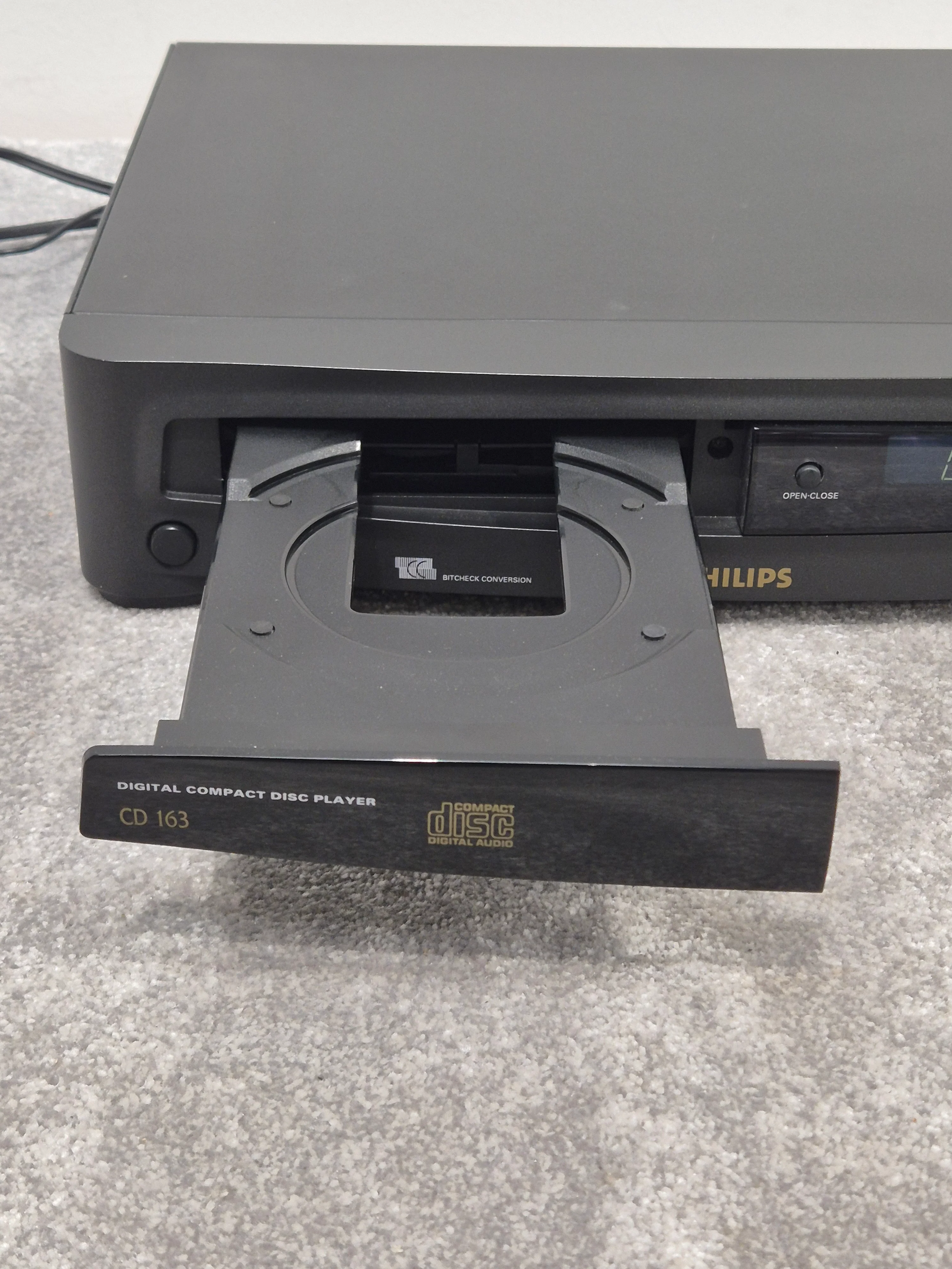 Philips CD163 - Compact Disc Player (Spares or Repairs) - Image 3