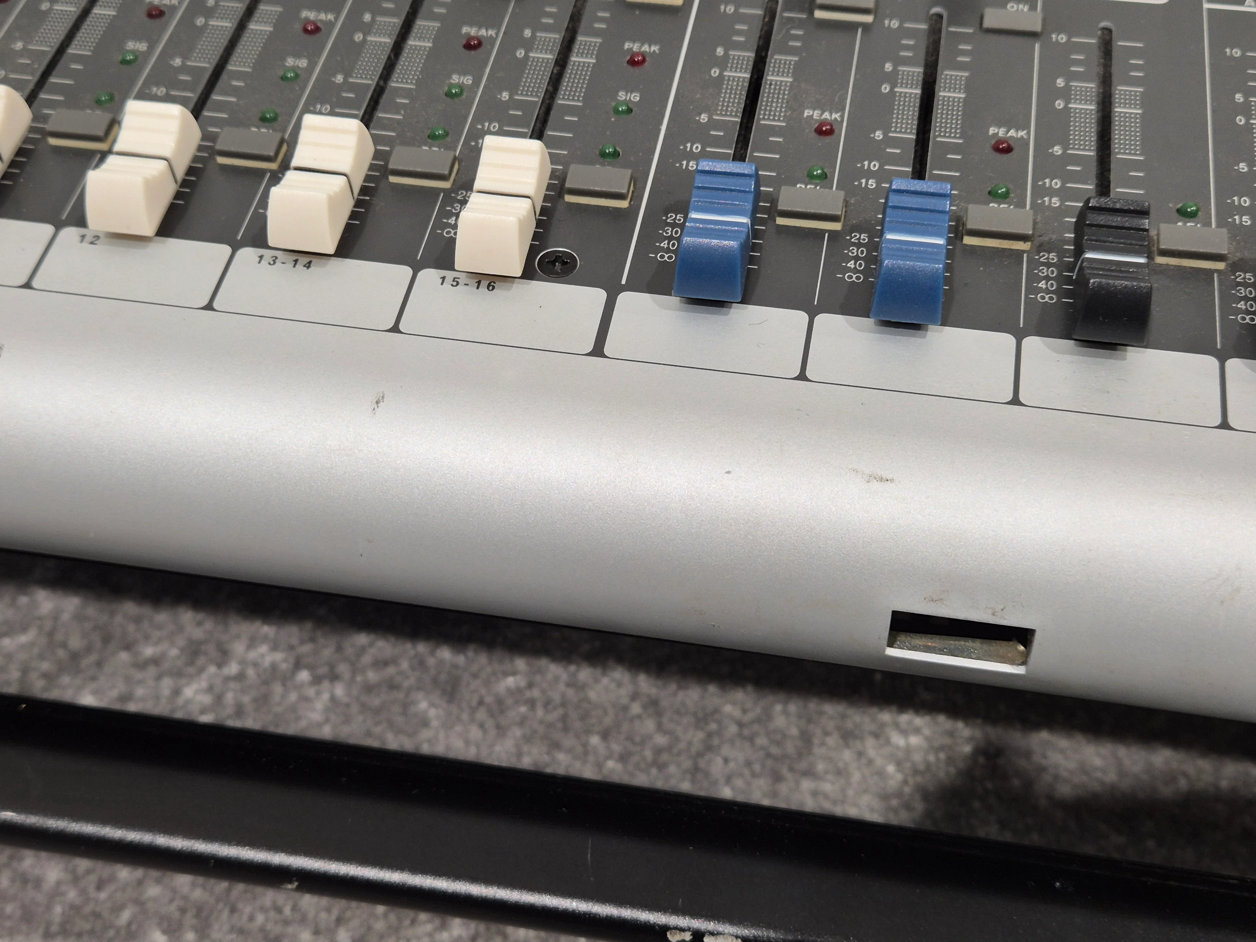 Phonic Powerpod K16 - Powered Mixer w/ Plastic Case - Image 6