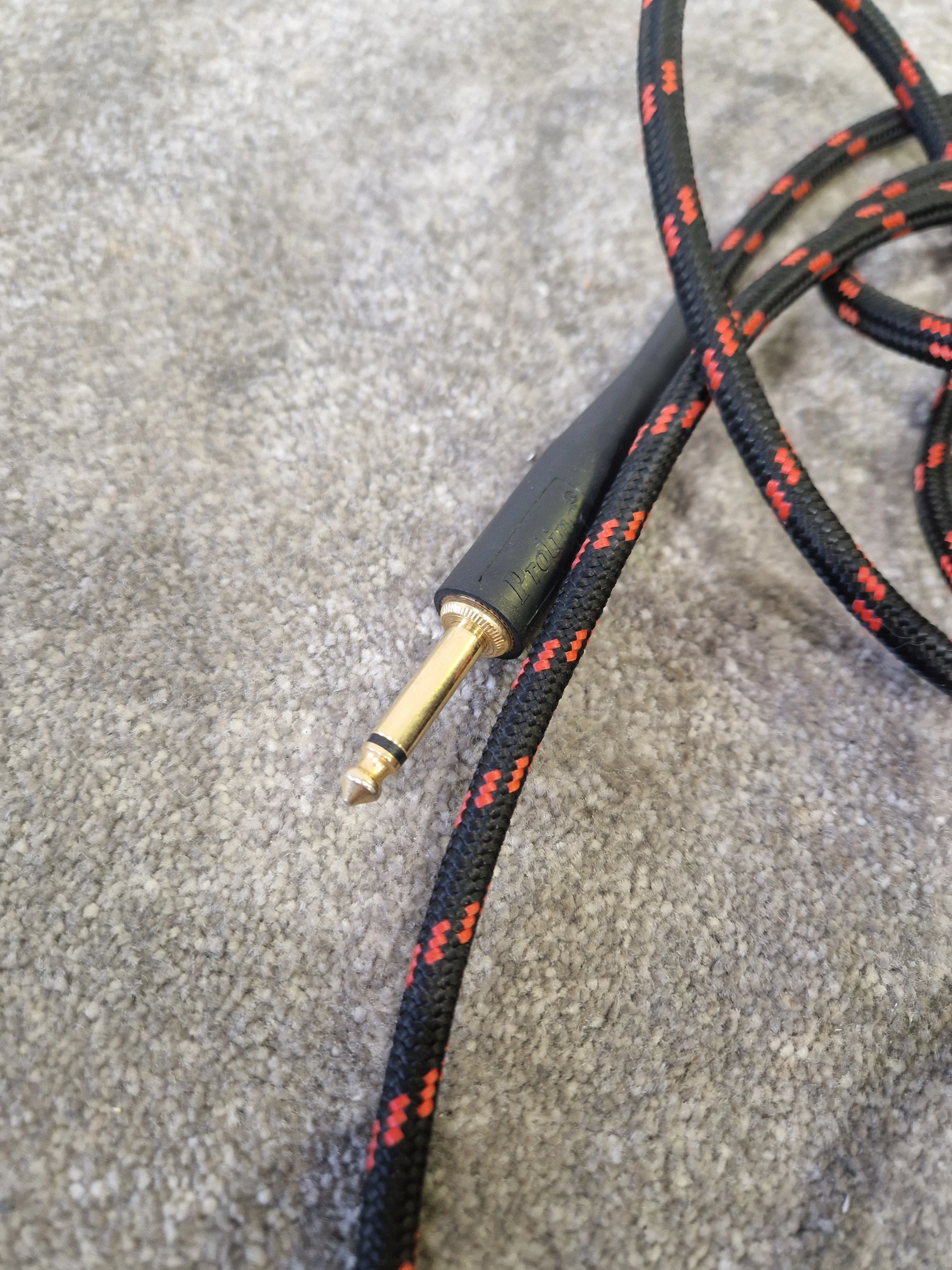 Phonicdynamic UM 97 – Dynamic Vocal Mic w/ Cable – Good - Image 6