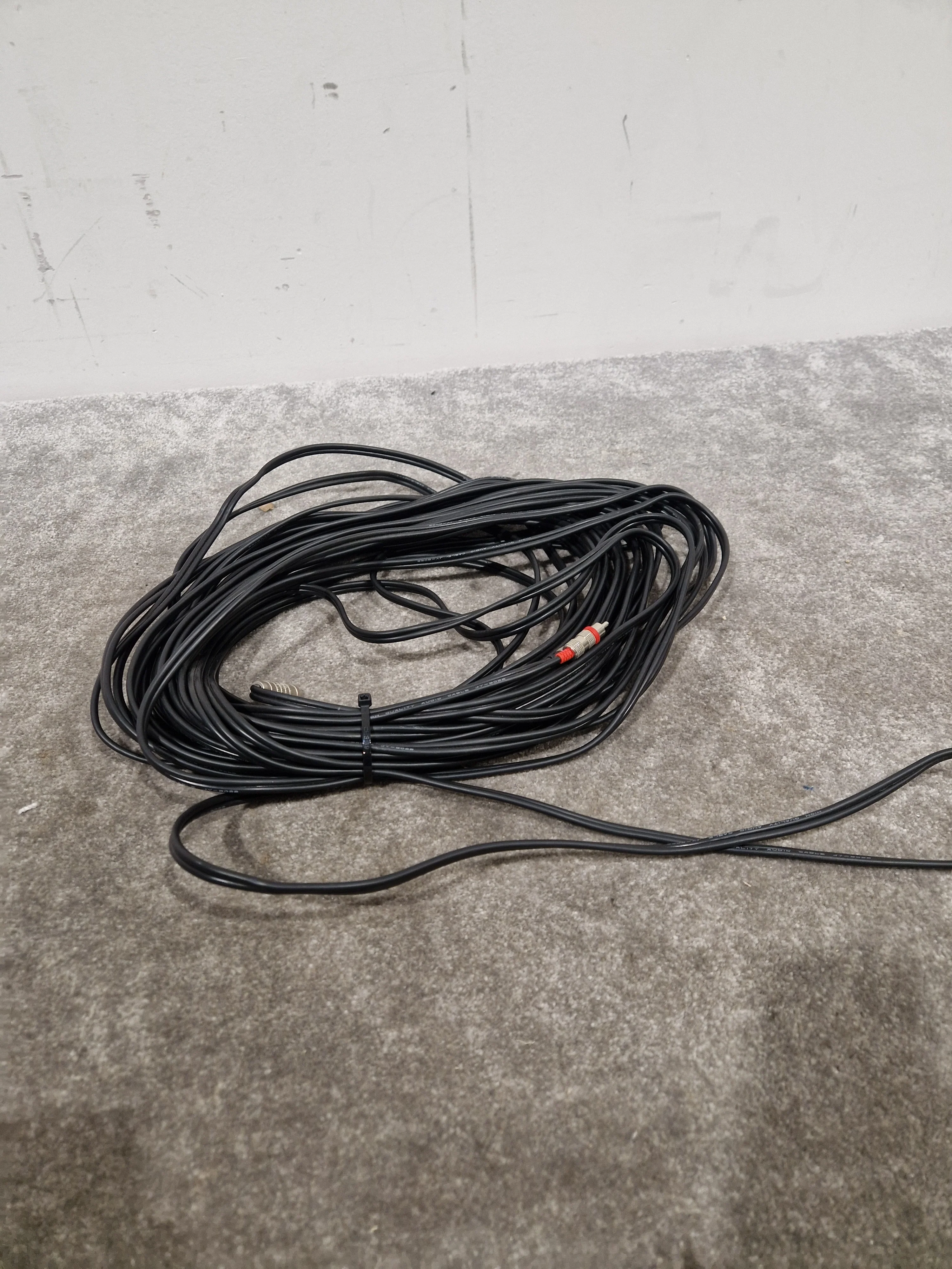 Dual RCA Phono TO 3.5mm Stereo Jack Cable 100FT - High-Quality Audio - Excellent - Image 11