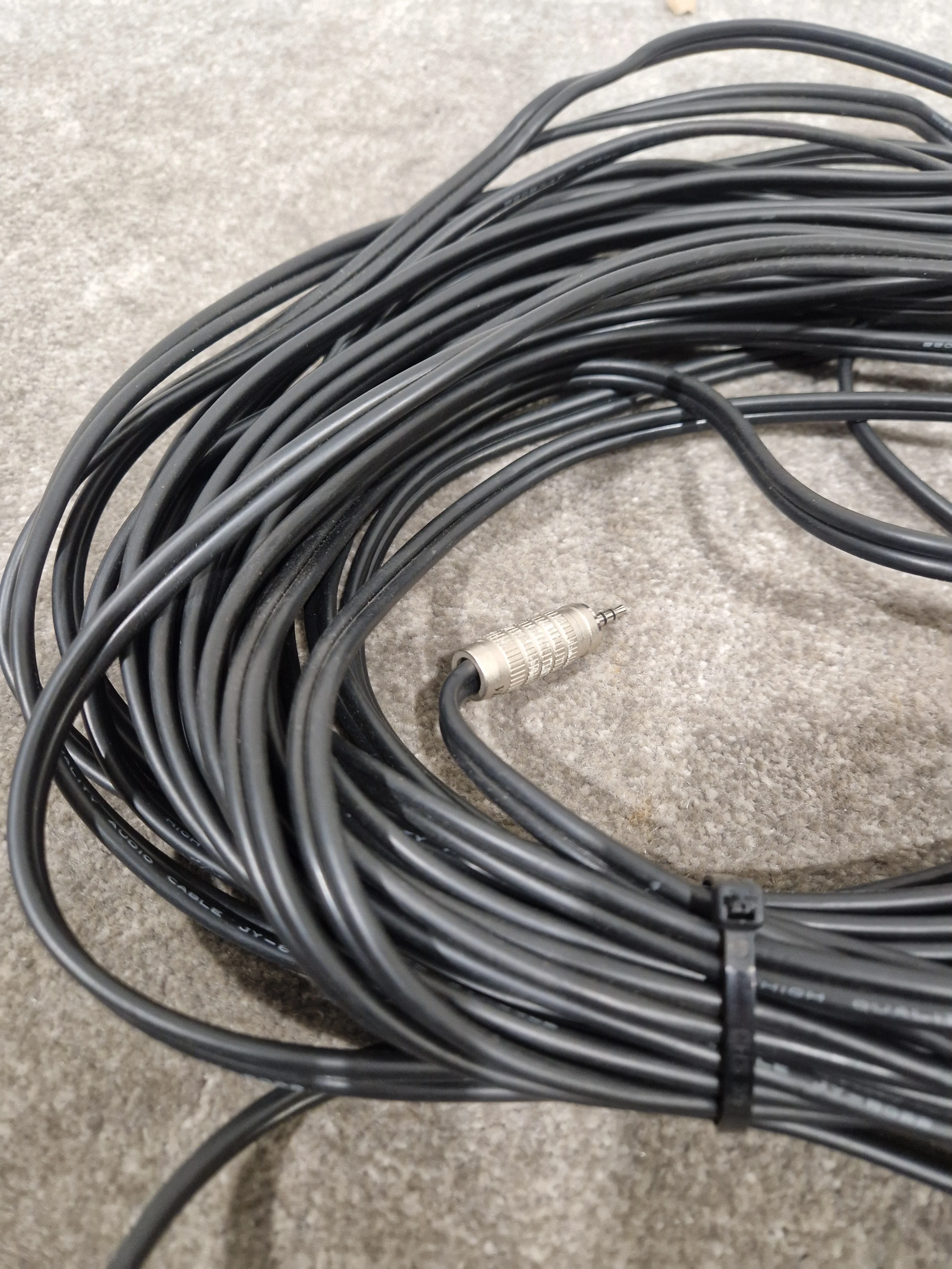 Dual RCA Phono TO 3.5mm Stereo Jack Cable 100FT - High-Quality Audio - Excellent - Image 3
