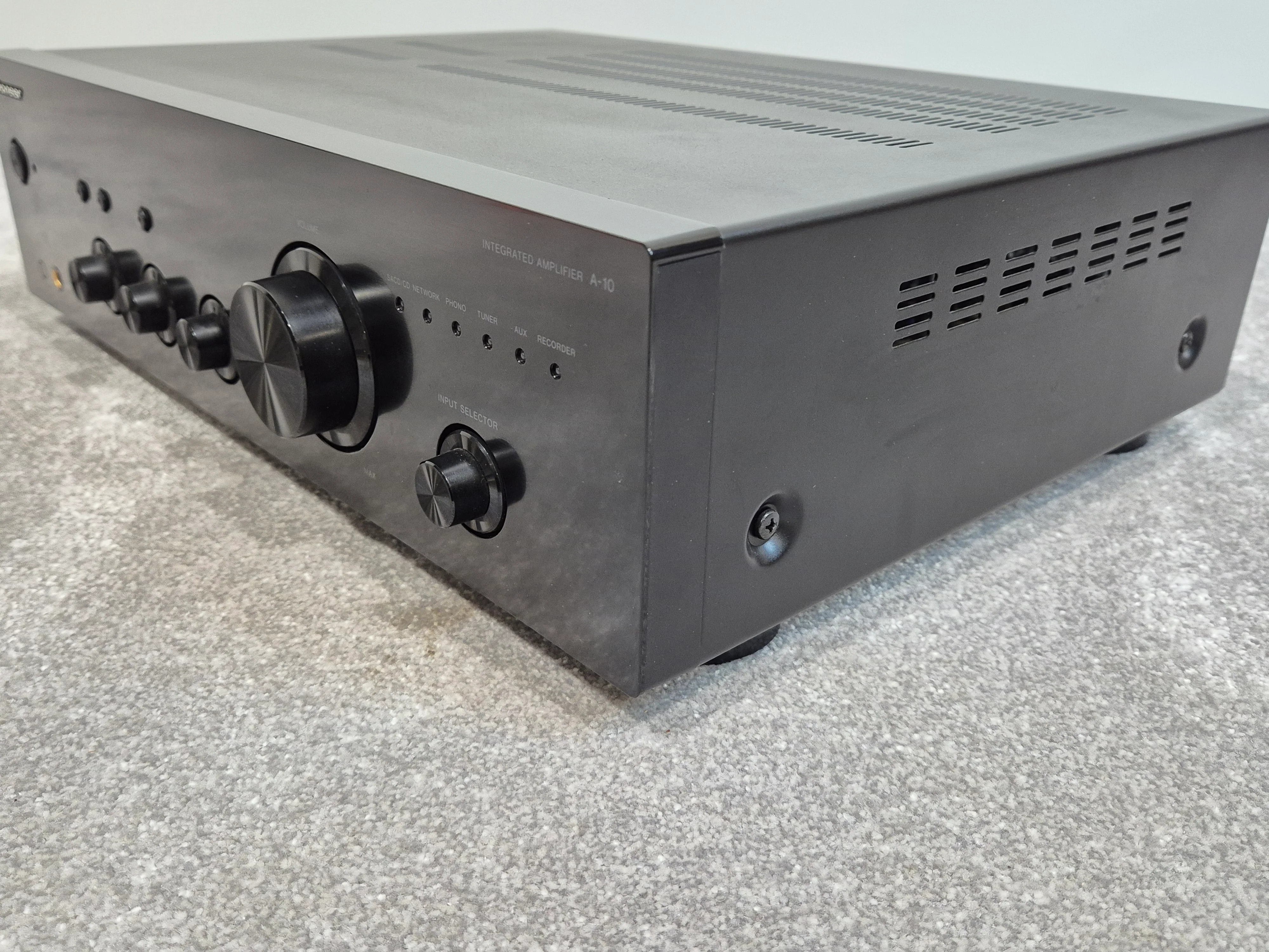 Pioneer A-10AE - Integrated Amplifier - Home Stereo Systems amp - Image 3