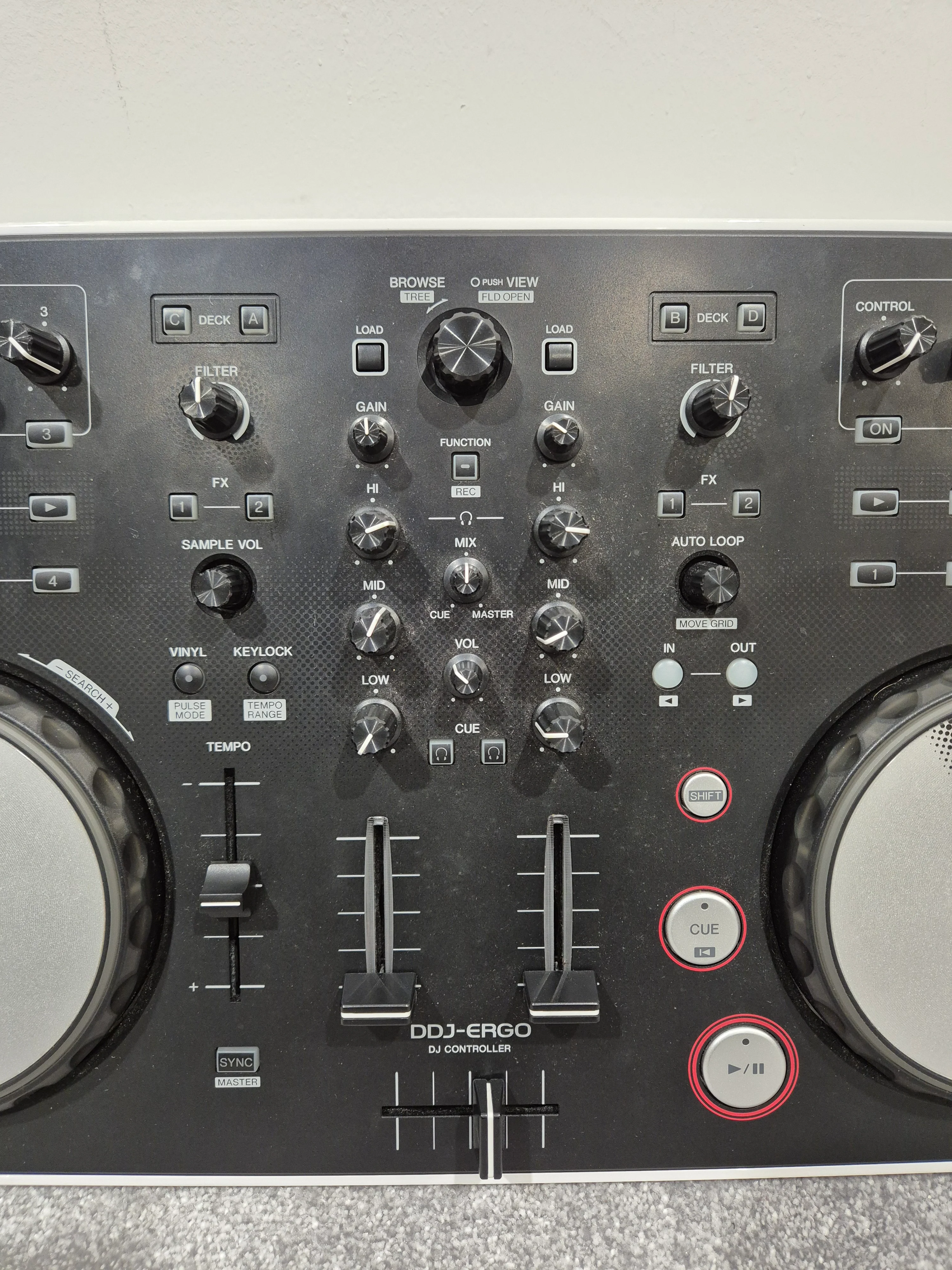 Pioneer DDJ-Ergo - Two-Channel DJ Controller w/ Hard Case - Image 3