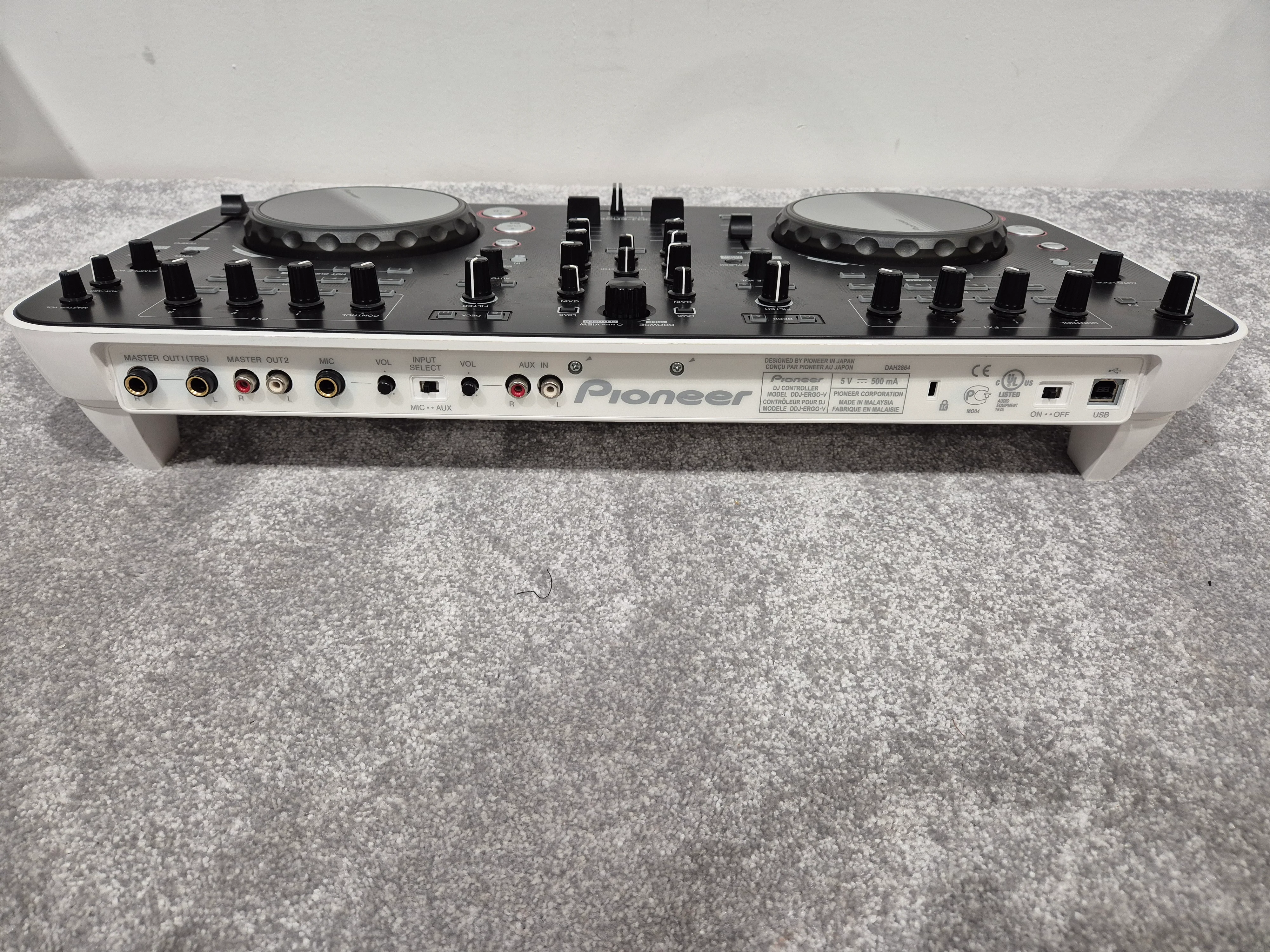 Pioneer DDJ-Ergo - Two-Channel DJ Controller w/ Hard Case - Image 7